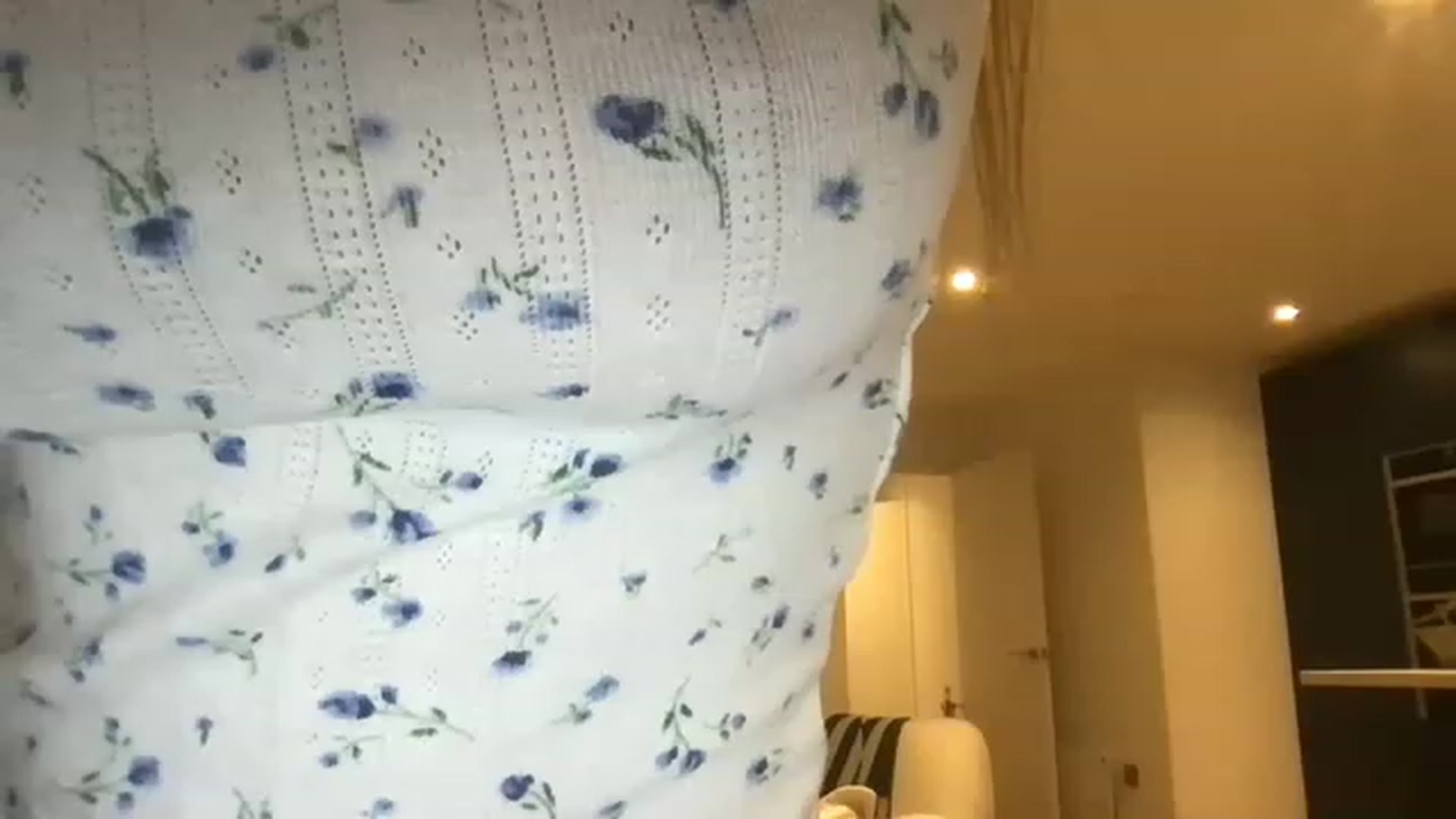 Gallery image thumbnail from Isabella0's myfreecams stream on, 03/01/2023, 20:14 image 16 of 20