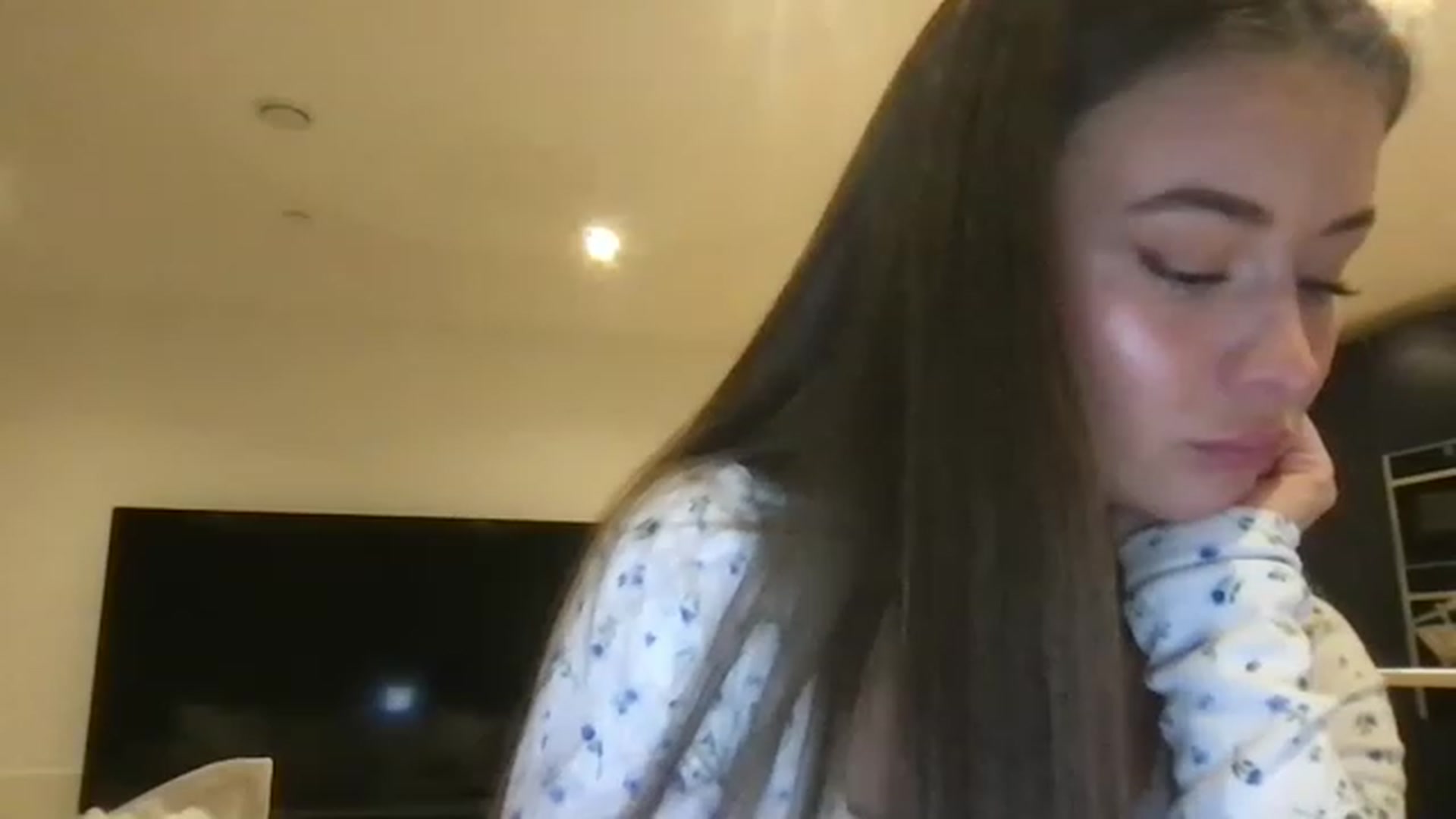 Gallery image thumbnail from Isabella0's myfreecams stream on, 03/01/2023, 20:14 image 13 of 20