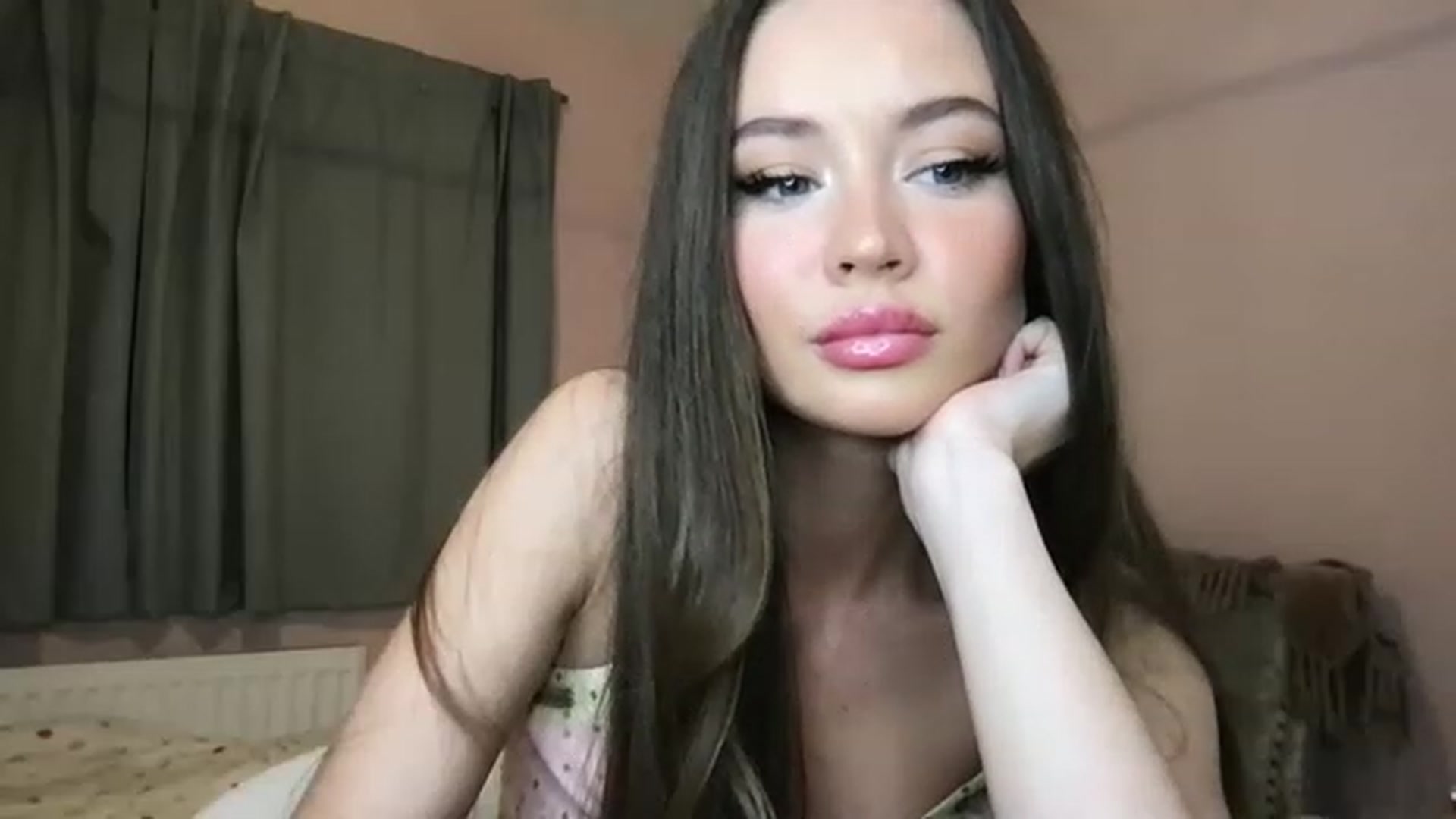 Gallery image thumbnail from Isabella0's myfreecams stream on, 04/15/2023, 20:48 image 16 of 20