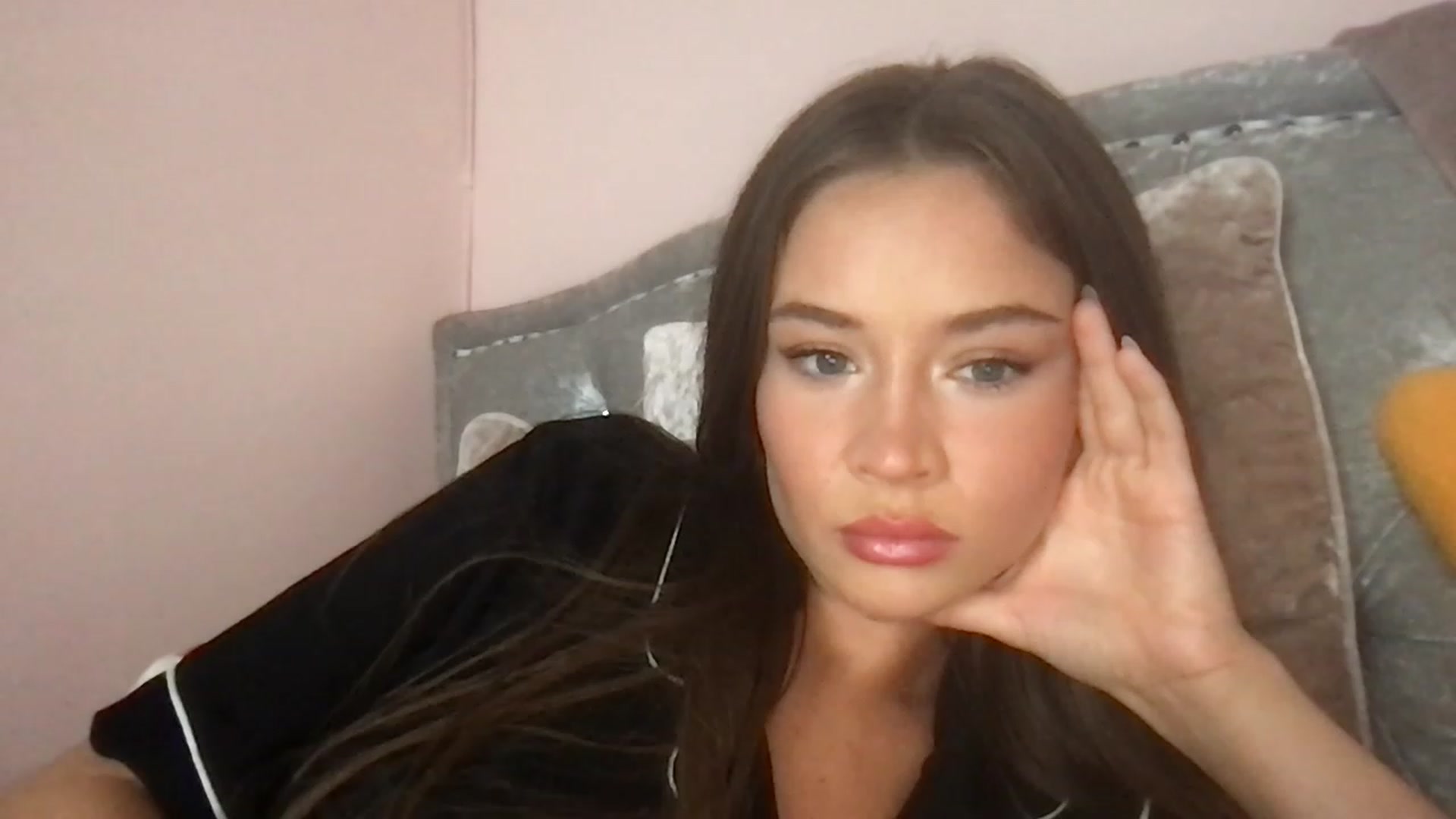 Gallery image thumbnail from Isabella0's myfreecams stream on, 08/13/2023, 20:32 image 6 of 20