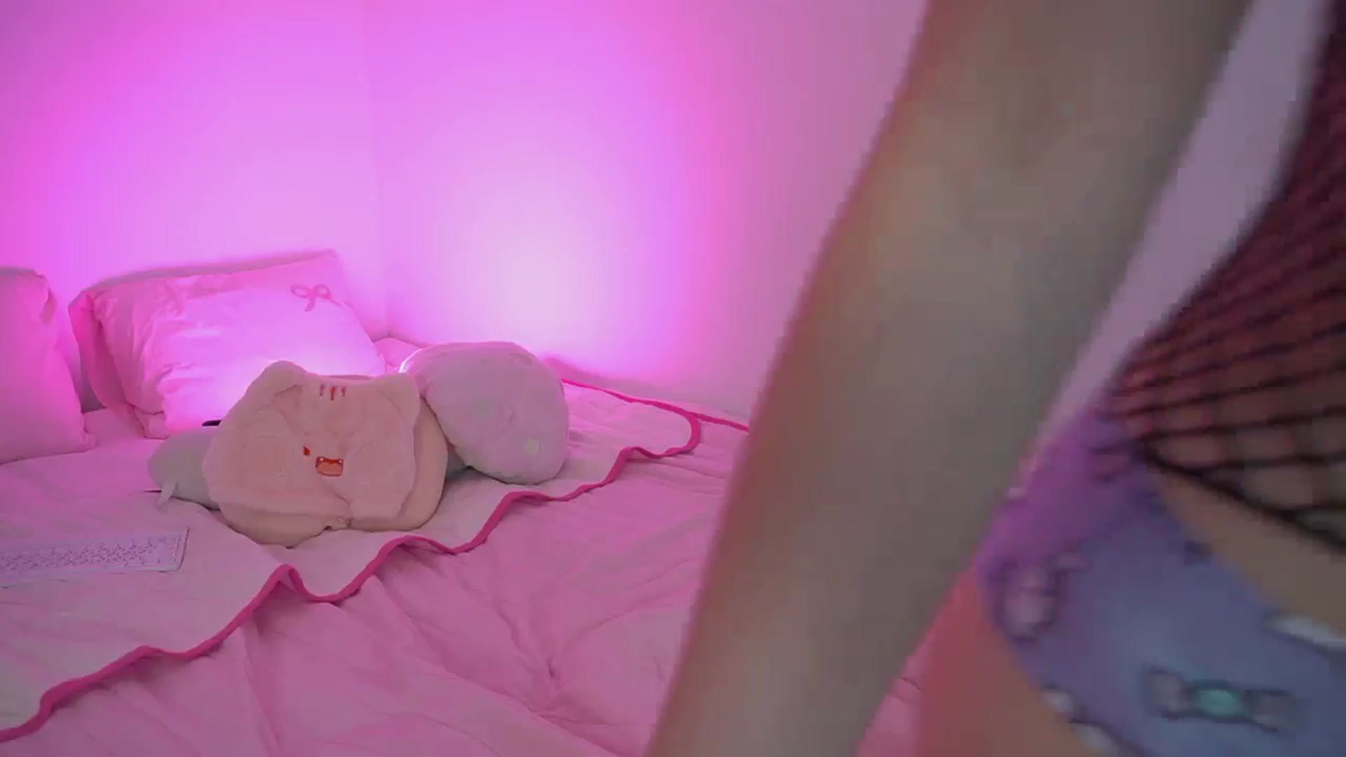 Gallery image thumbnail from IsabellaBliss's myfreecams stream on, 12/18/2025, 14:57 image 19 of 20