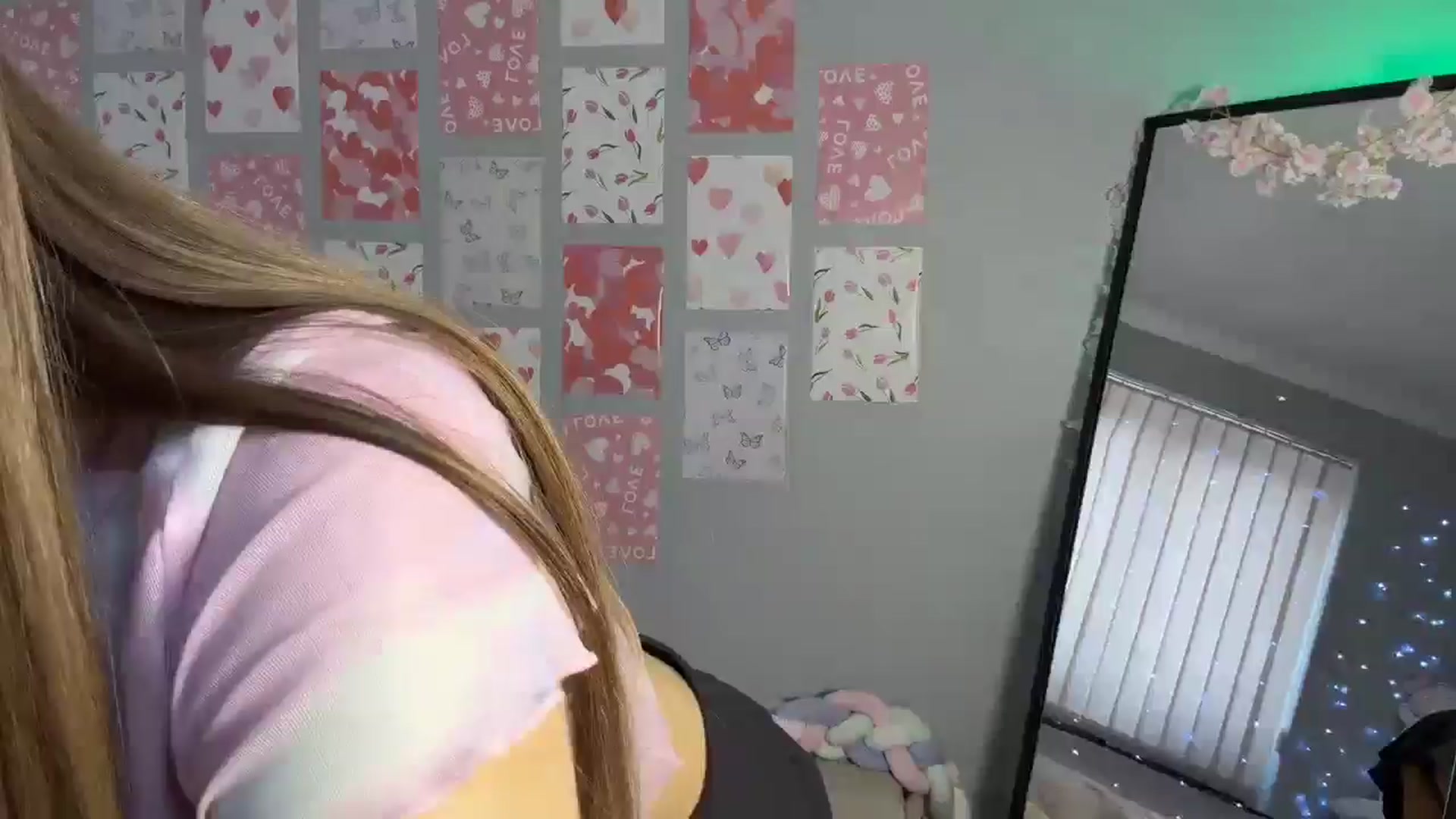 Gallery image thumbnail from IsabellaBliss's myfreecams stream on, 01/17/2026, 10:24 image 10 of 20