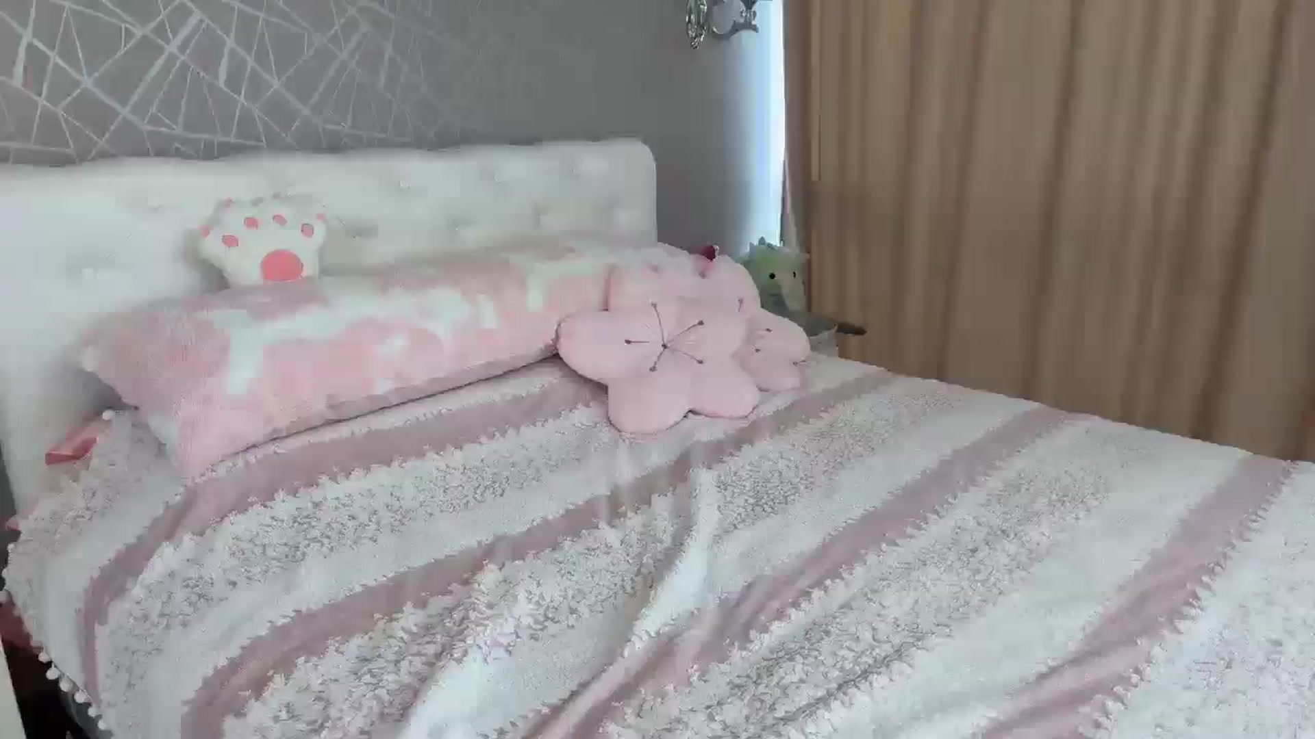 Gallery image thumbnail from IsabellaBliss's myfreecams stream on, 04/03/2026, 10:50 image 7 of 20