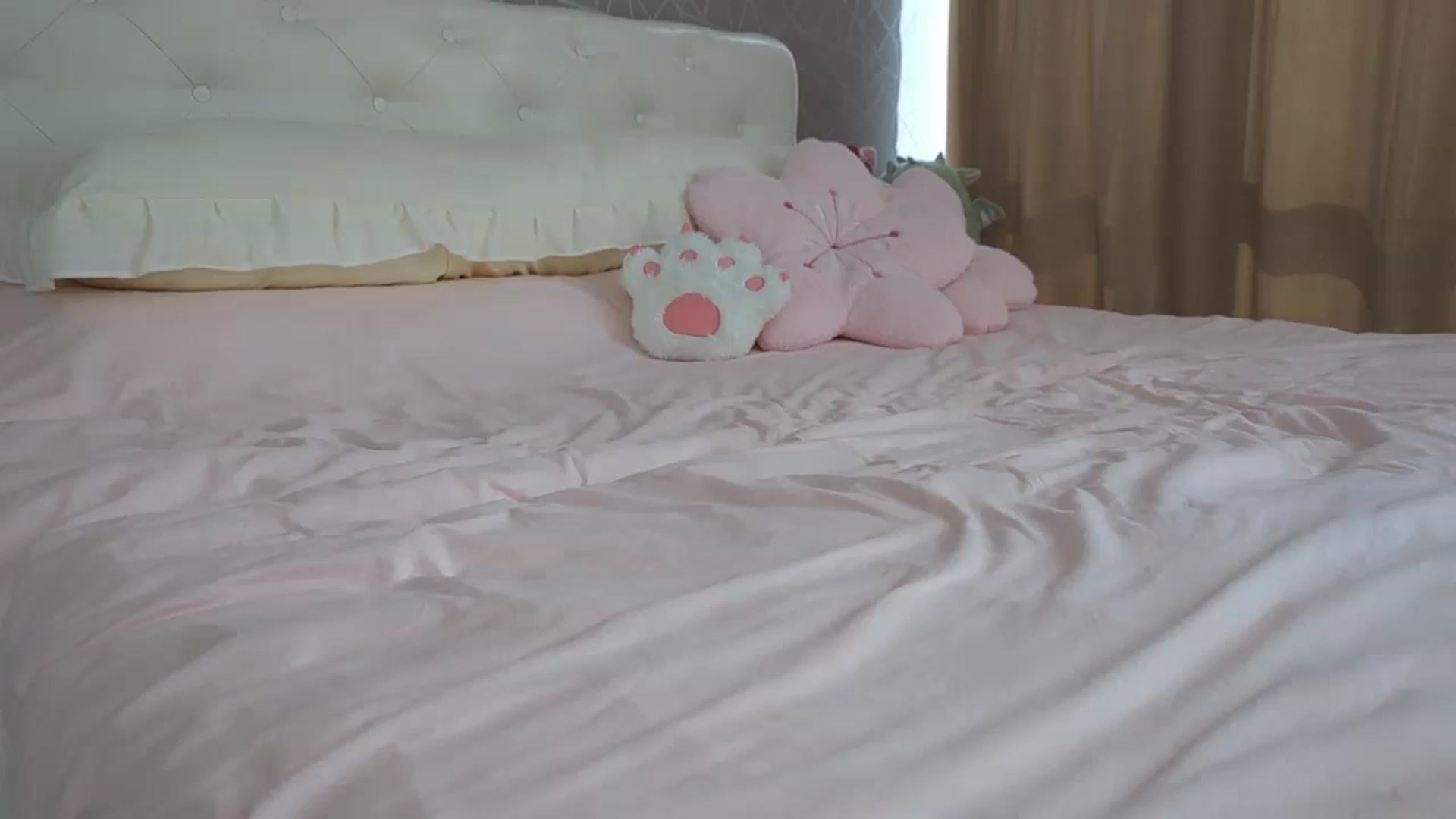 Gallery image thumbnail from IsabellaBliss's myfreecams stream on, 04/17/2026, 12:54 image 4 of 20