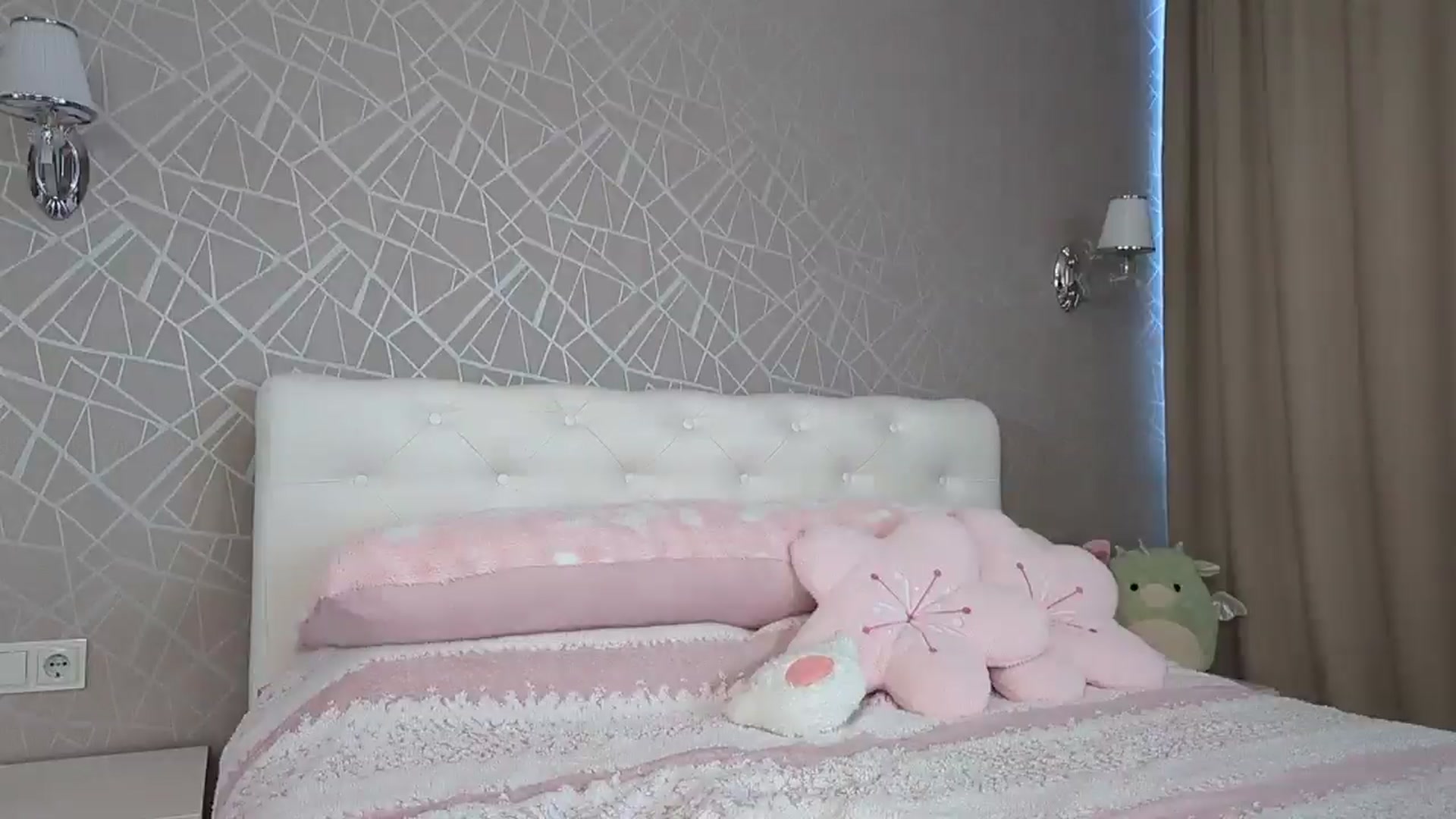Gallery image thumbnail from IsabellaBliss's myfreecams stream on, 04/26/2026, 09:58 image 11 of 20