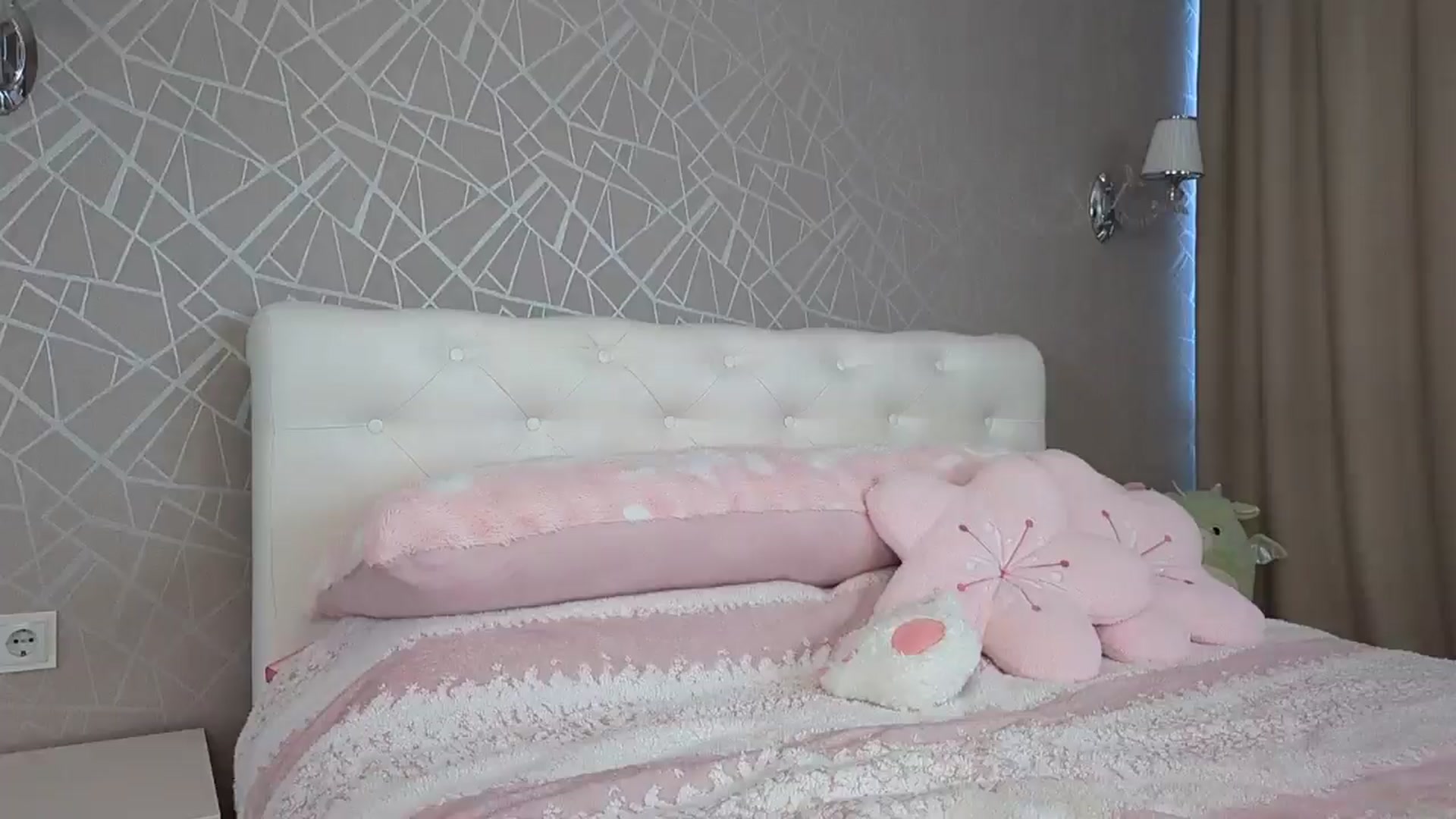 Gallery image thumbnail from IsabellaBliss's myfreecams stream on, 04/26/2026, 09:58 image 3 of 20