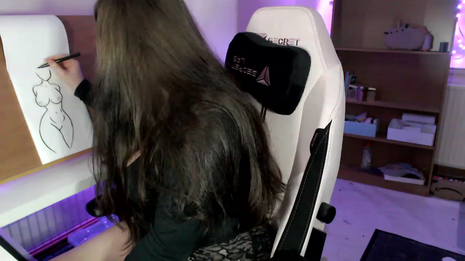 Gallery image thumbnail from IsabellaSnow's myfreecams stream on, 03/20/2023, 21:43 image 17 of 20