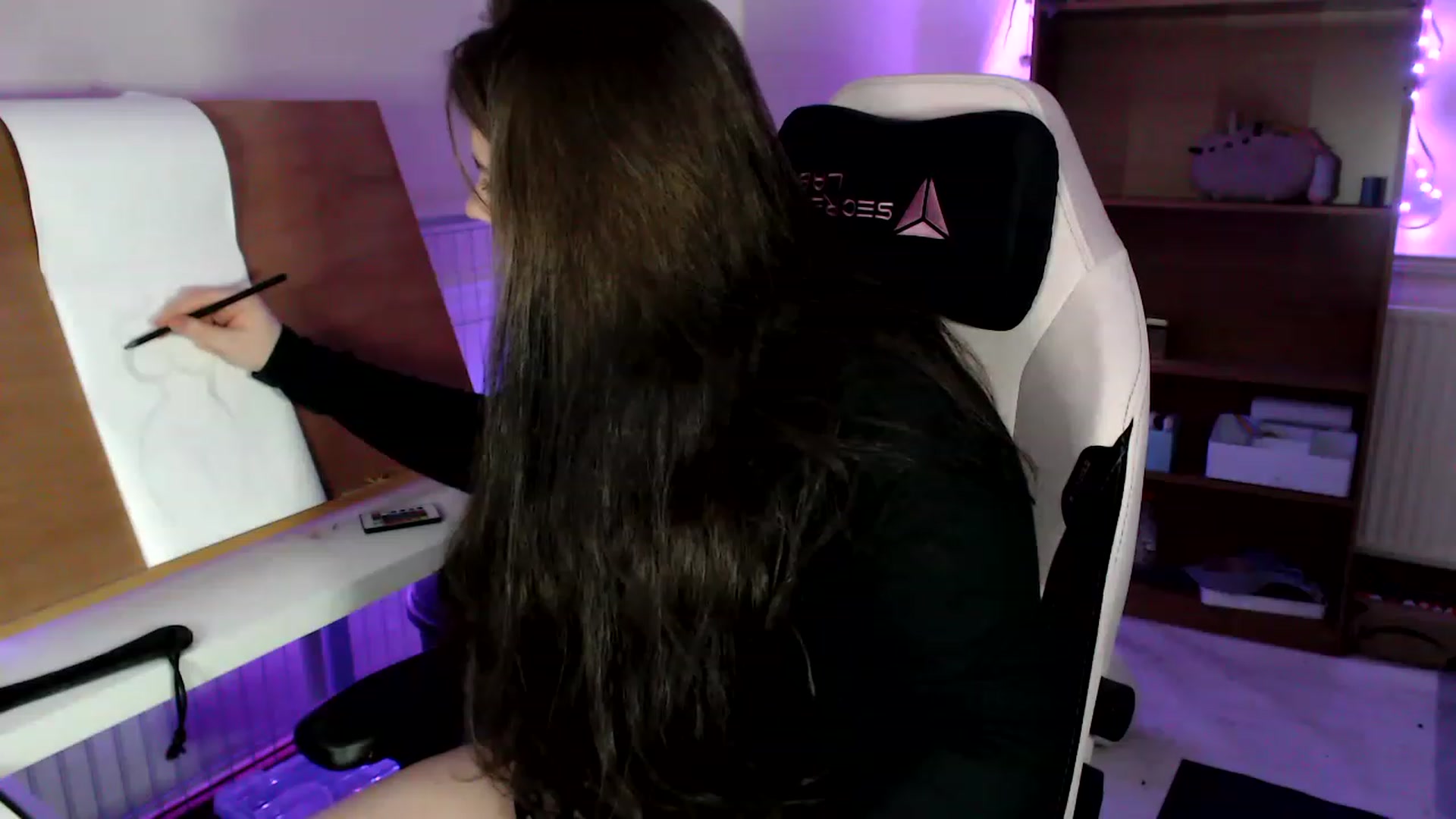Gallery image thumbnail from IsabellaSnow's myfreecams stream on, 03/20/2023, 21:43 image 11 of 20