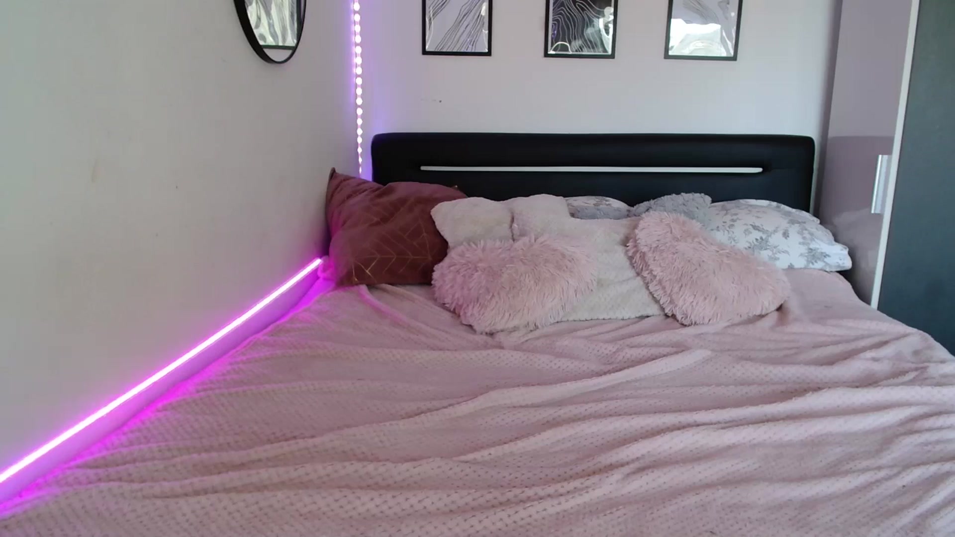 Gallery image thumbnail from Isabella_baby's myfreecams stream on, 07/01/2025, 14:11 image 19 of 20