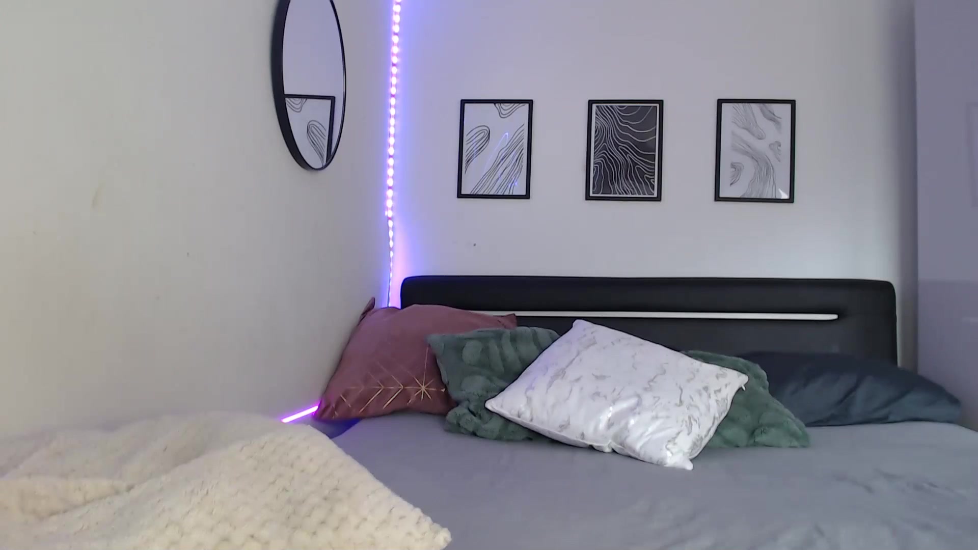 Gallery image thumbnail from Isabella_baby's myfreecams stream on, 07/18/2025, 14:57 image 18 of 20