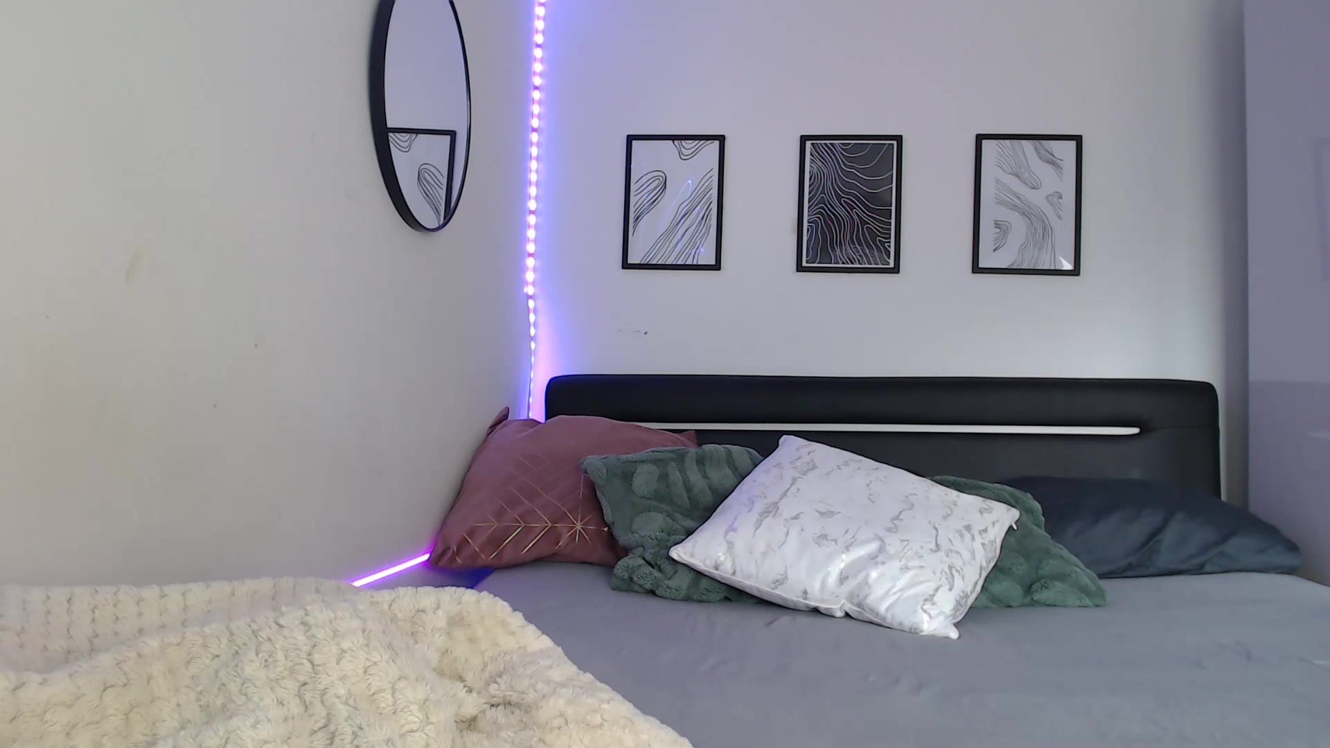Gallery image thumbnail from Isabella_baby's myfreecams stream on, 07/18/2025, 14:57 image 20 of 20