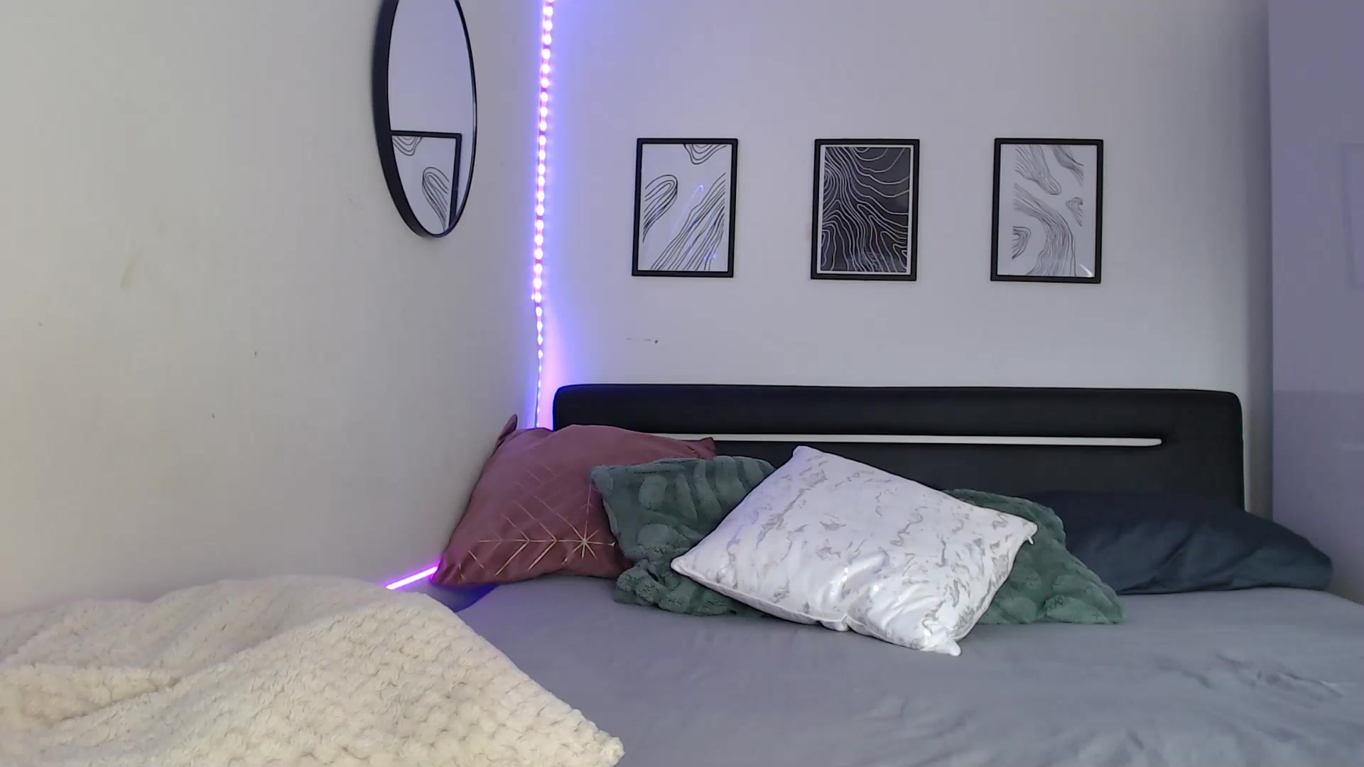 Gallery image thumbnail from Isabella_baby's myfreecams stream on, 07/18/2025, 14:57 image 17 of 20