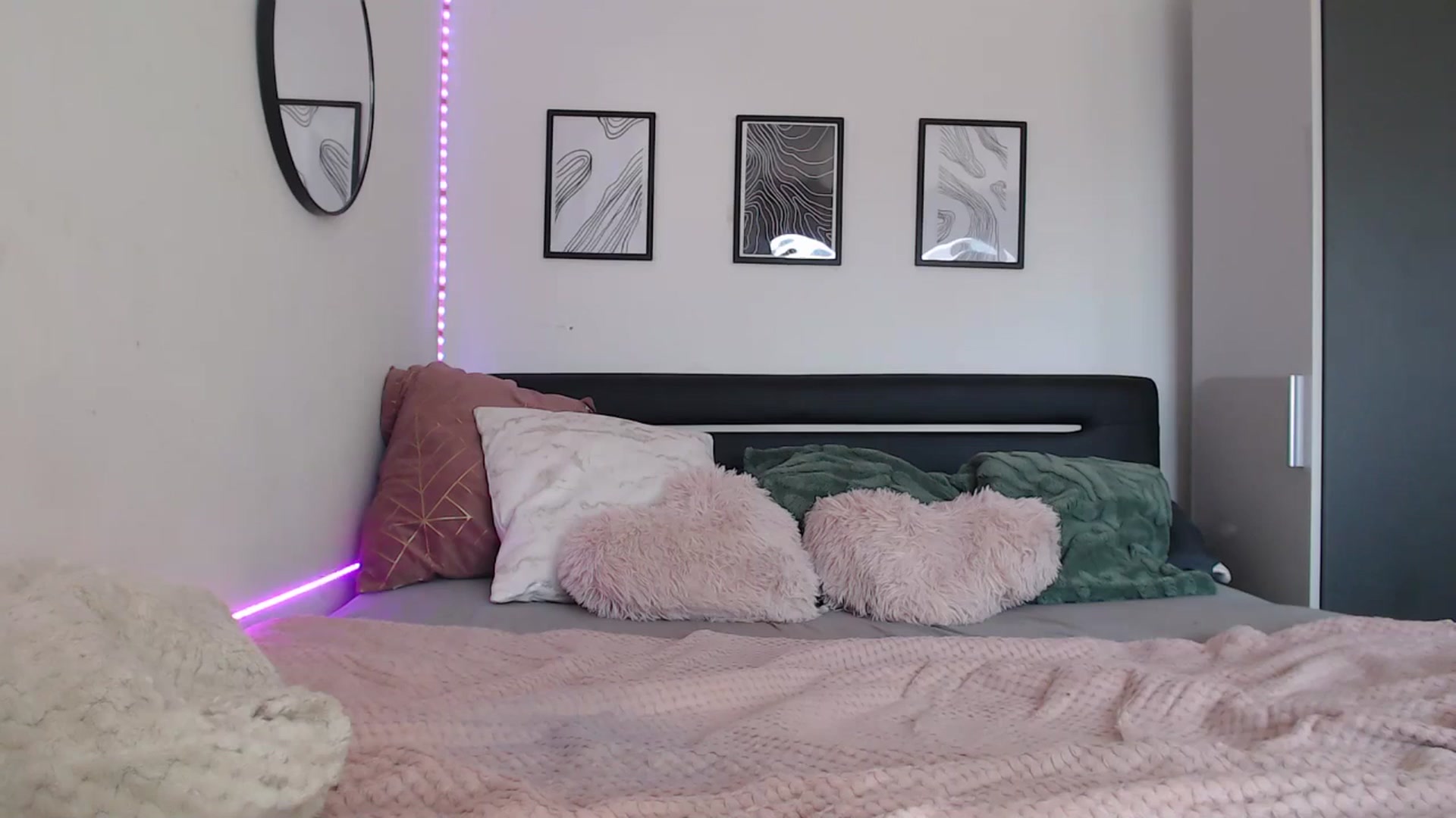 Gallery image thumbnail from Isabella_baby's myfreecams stream on, 08/05/2025, 09:33 image 19 of 20