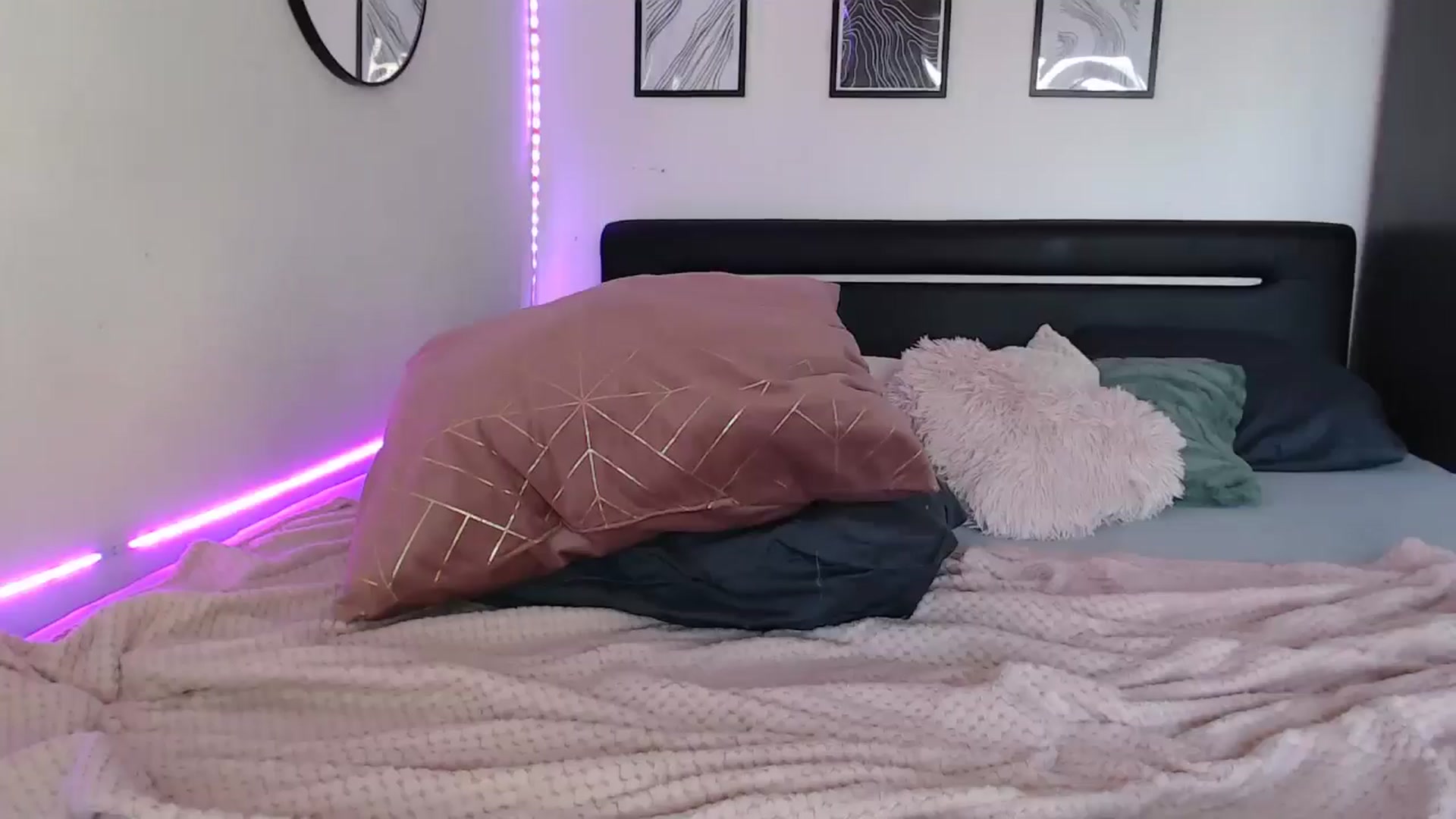 Gallery image thumbnail from Isabella_baby's myfreecams stream on, 08/14/2025, 15:45 image 20 of 20