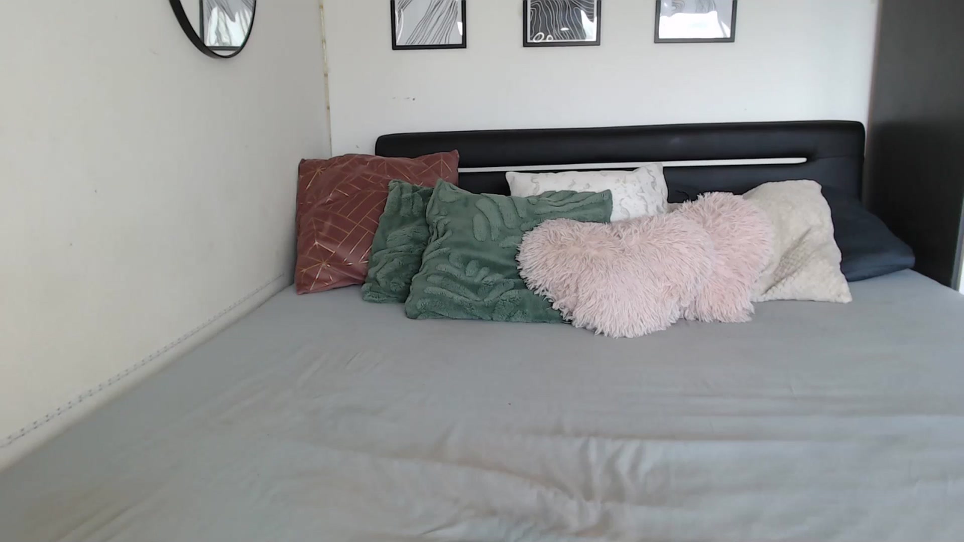 Gallery image thumbnail from Isabella_baby's myfreecams stream on, 08/18/2025, 13:57 image 2 of 20