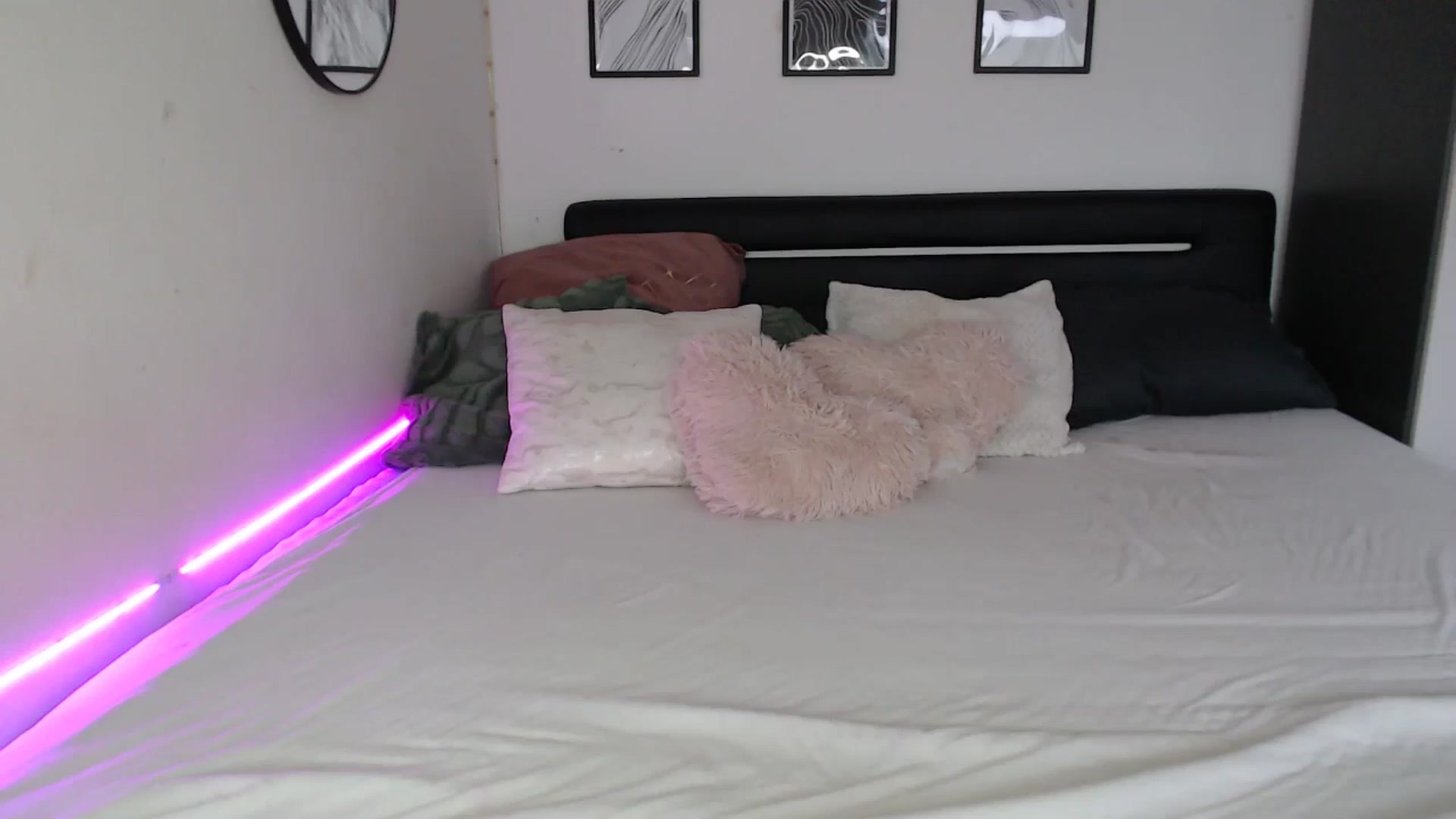 Gallery image thumbnail from Isabella_baby's myfreecams stream on, 08/30/2025, 17:24 image 1 of 20