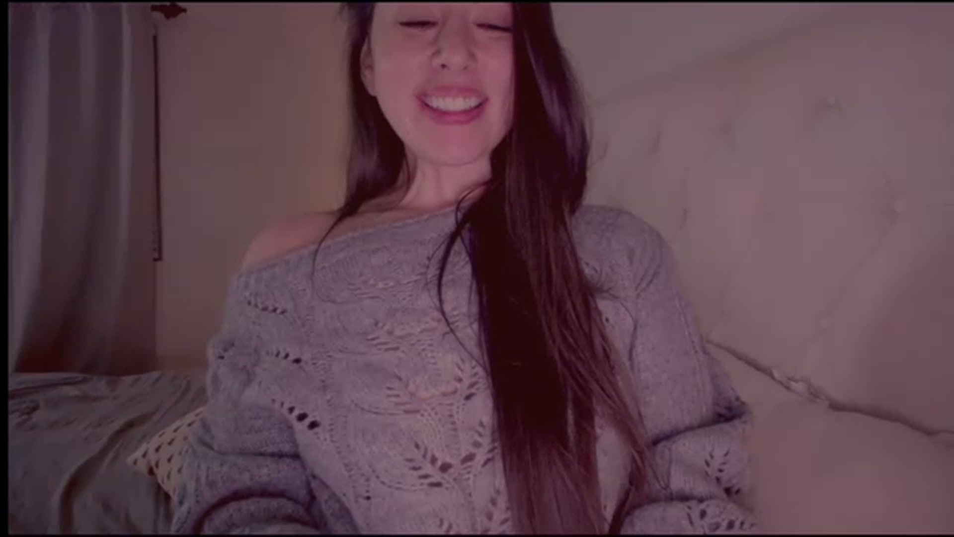 Gallery image thumbnail from Isabelle's myfreecams stream on, 11/28/2022, 09:39 image 15 of 20