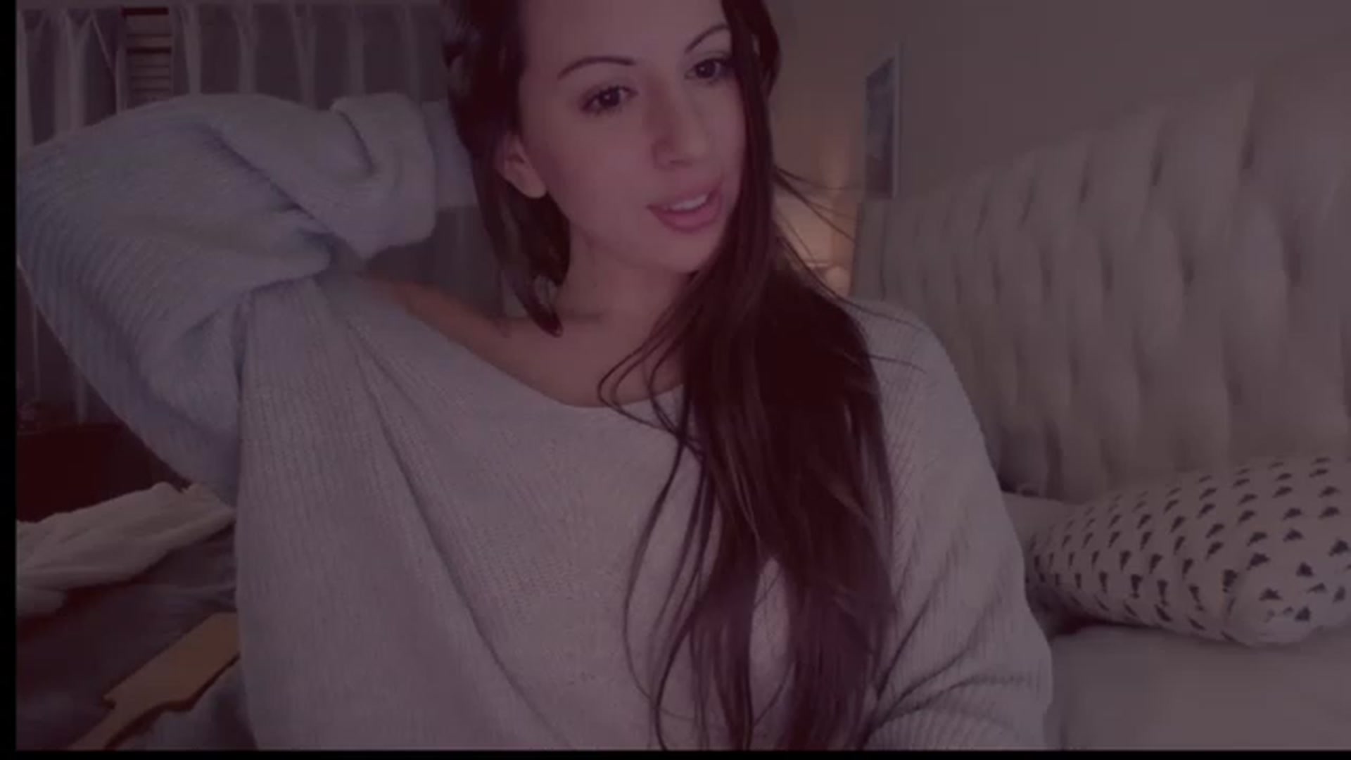 Gallery image thumbnail from Isabelle's myfreecams stream on, 12/08/2022, 02:13 image 7 of 20