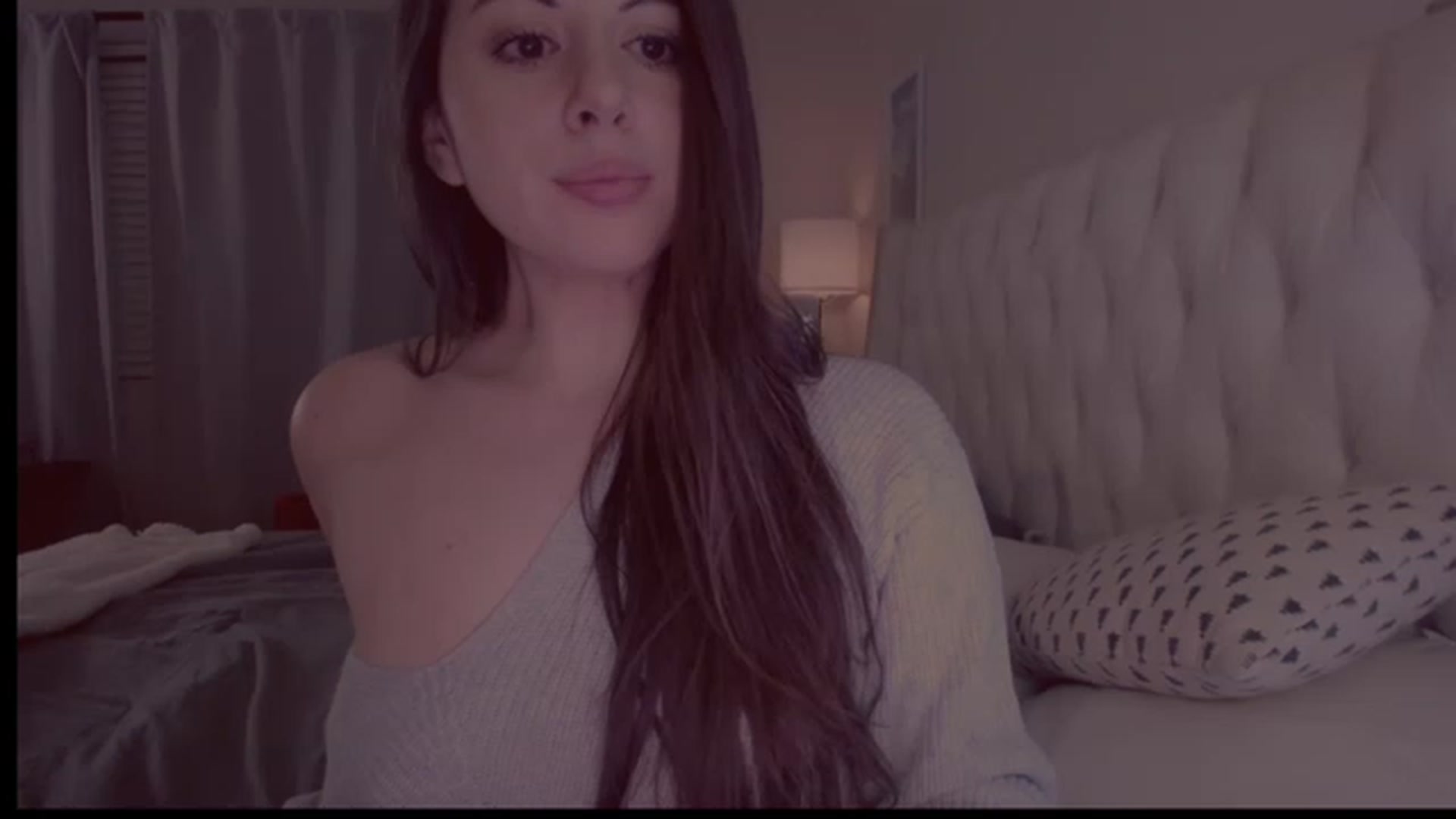 Gallery image thumbnail from Isabelle's myfreecams stream on, 12/08/2022, 02:13 image 1 of 20