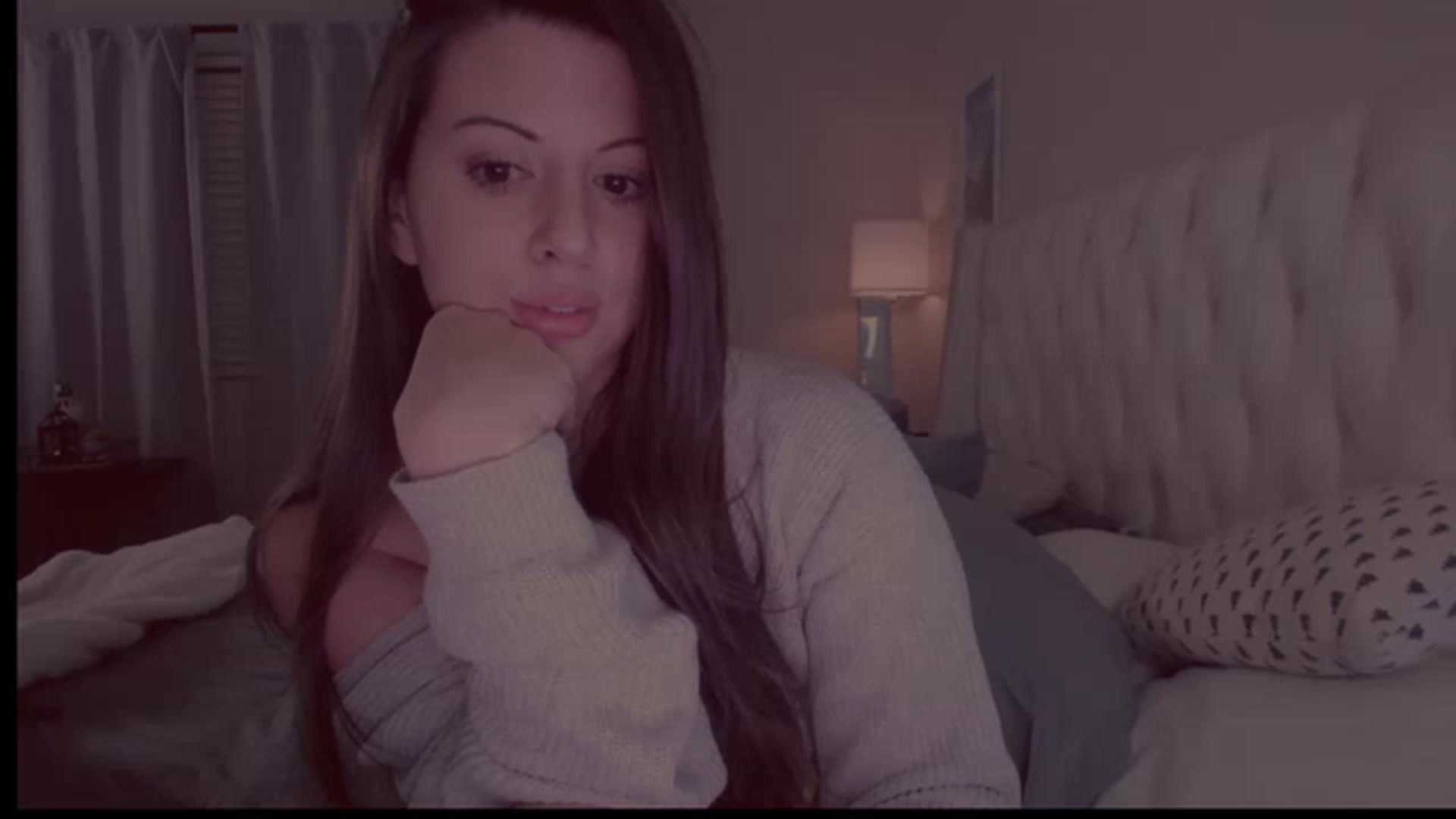 Gallery image thumbnail from Isabelle's myfreecams stream on, 12/08/2022, 02:13 image 3 of 20