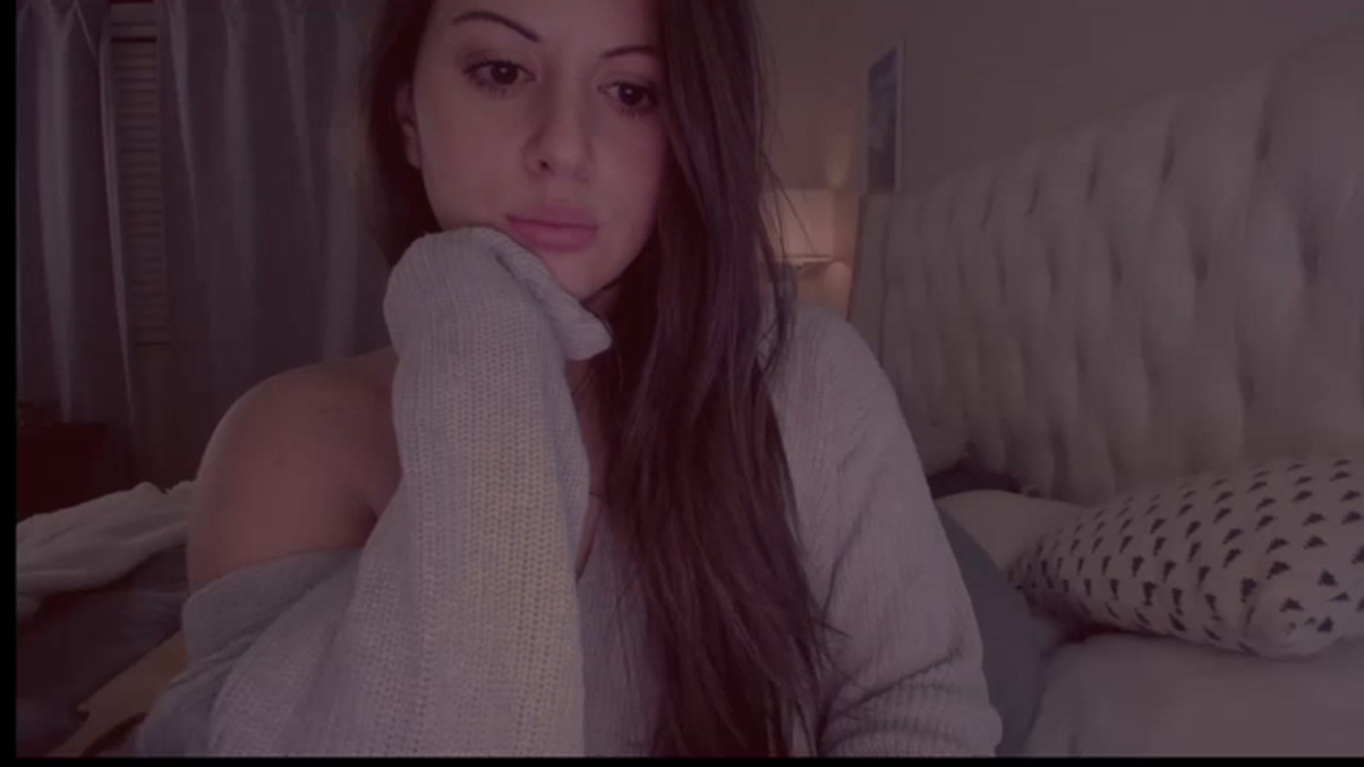 Gallery image thumbnail from Isabelle's myfreecams stream on, 12/08/2022, 02:13 image 8 of 20