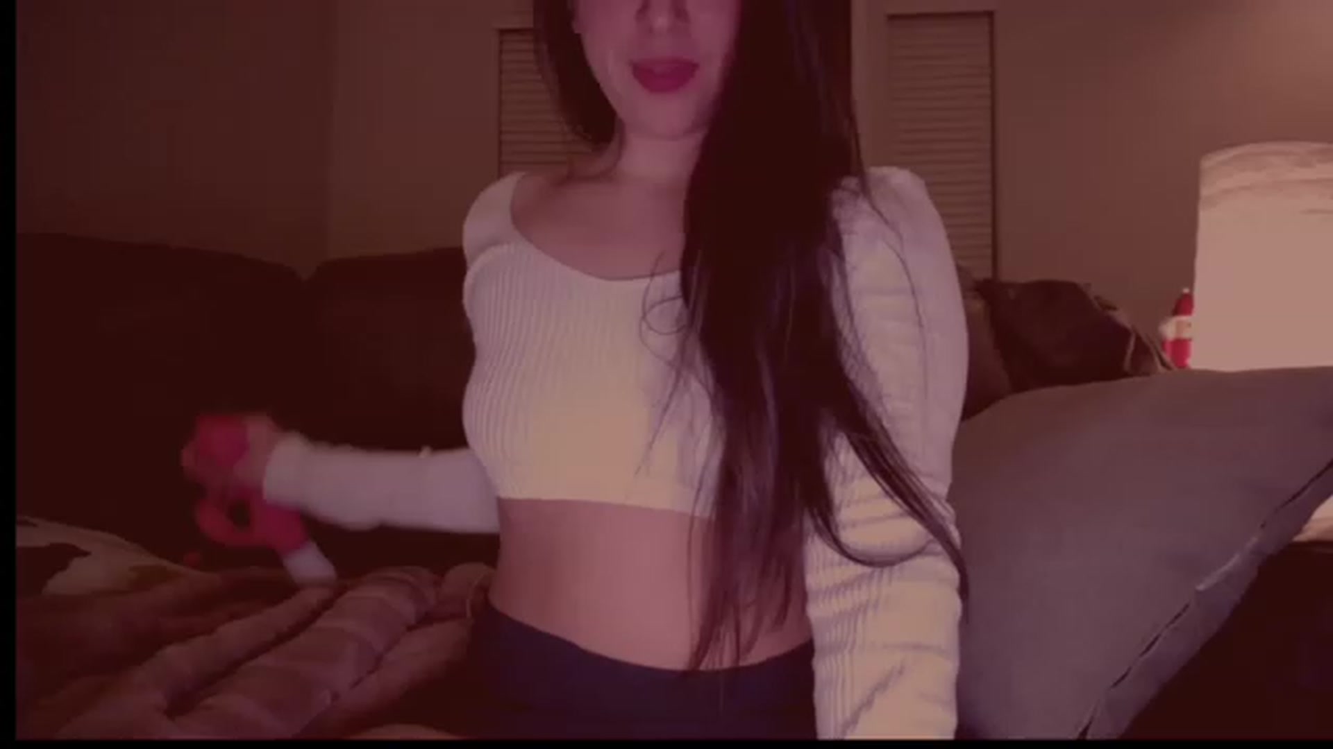 Gallery image thumbnail from Isabelle's myfreecams stream on, 12/11/2022, 02:00 image 6 of 20