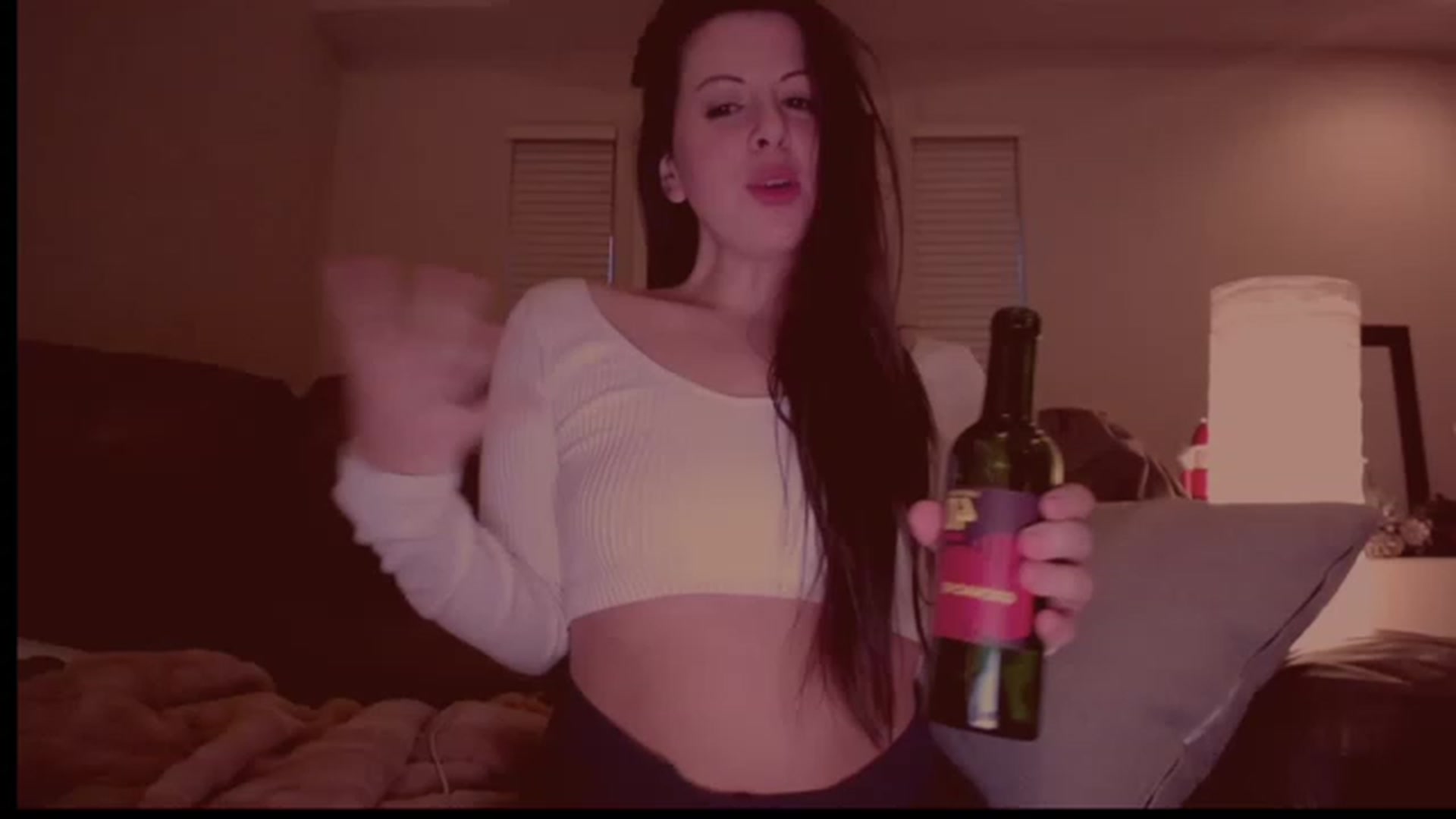 Gallery image thumbnail from Isabelle's myfreecams stream on, 12/11/2022, 02:00 image 2 of 20