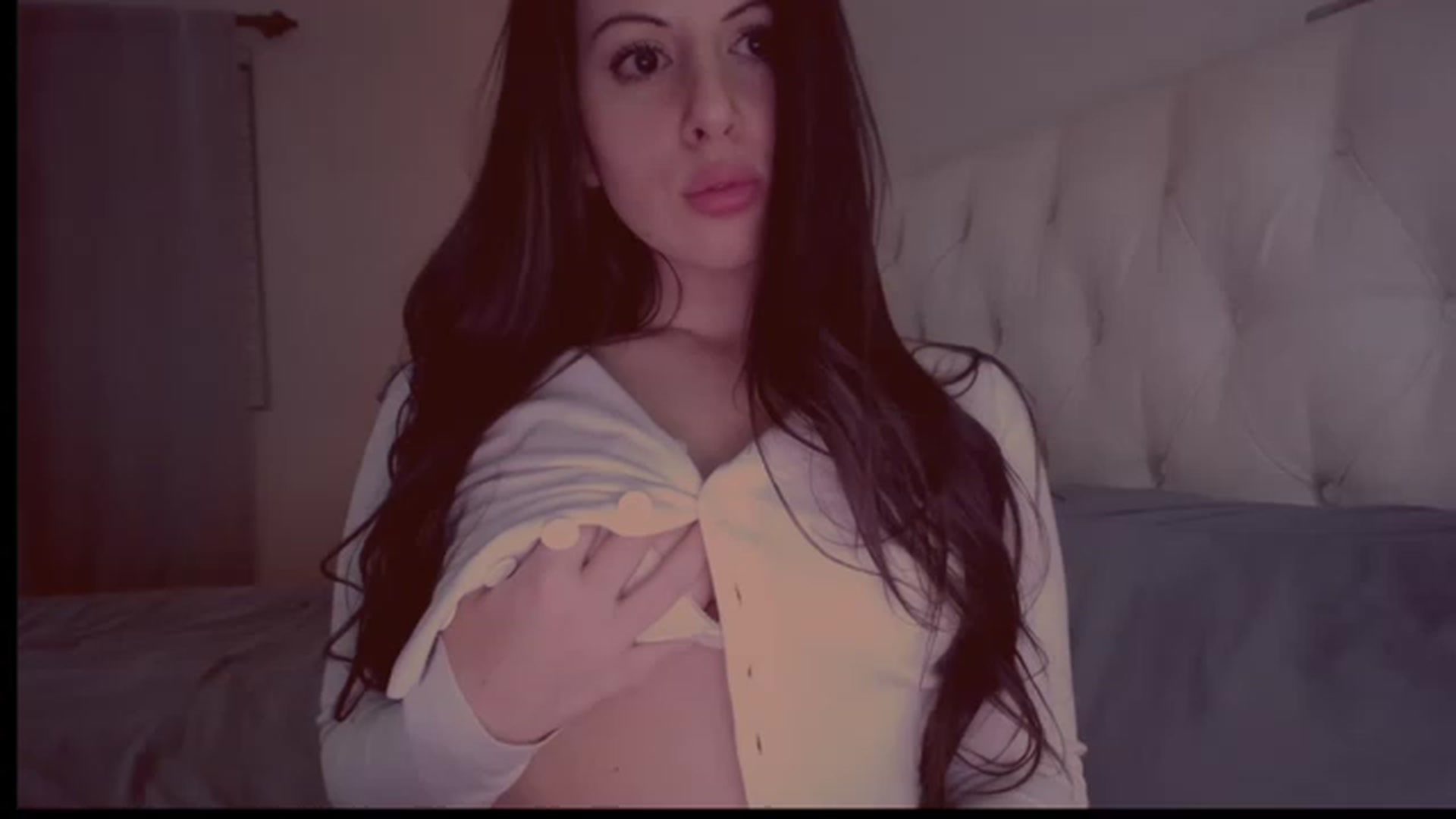 Gallery image thumbnail from Isabelle's myfreecams stream on, 12/15/2022, 06:49 image 4 of 20