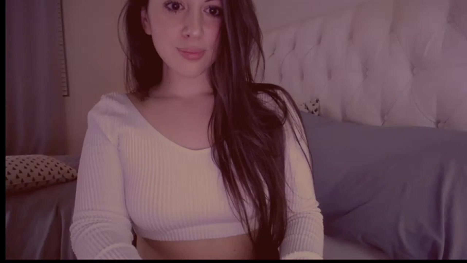 Gallery image thumbnail from Isabelle's myfreecams stream on, 12/16/2022, 03:14 image 13 of 20