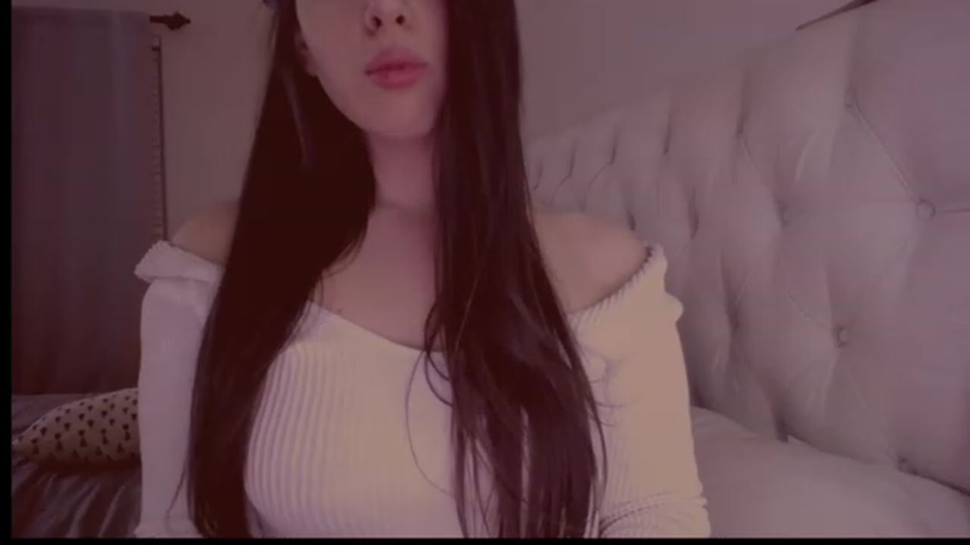 Gallery image thumbnail from Isabelle's myfreecams stream on, 12/16/2022, 04:39 image 19 of 20