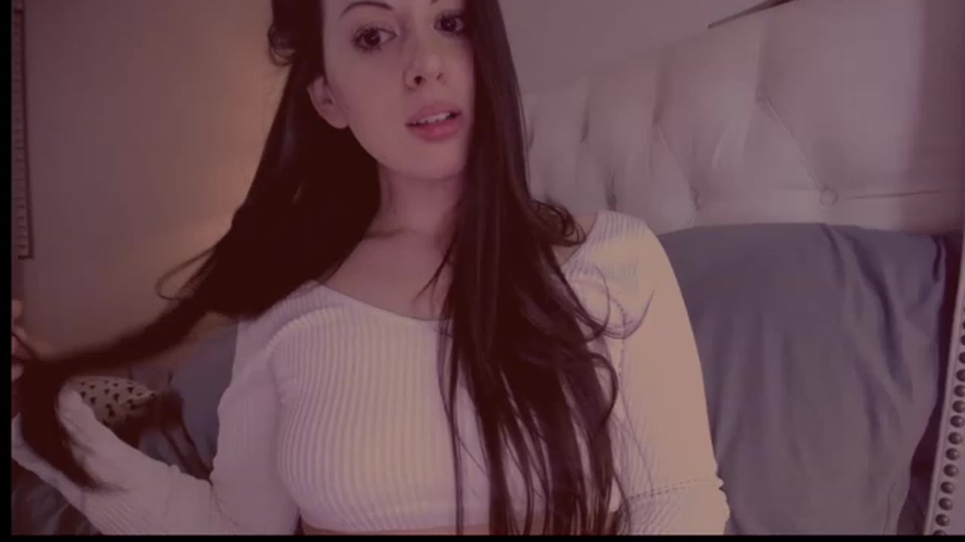 Gallery image thumbnail from Isabelle's myfreecams stream on, 12/16/2022, 04:39 image 20 of 20