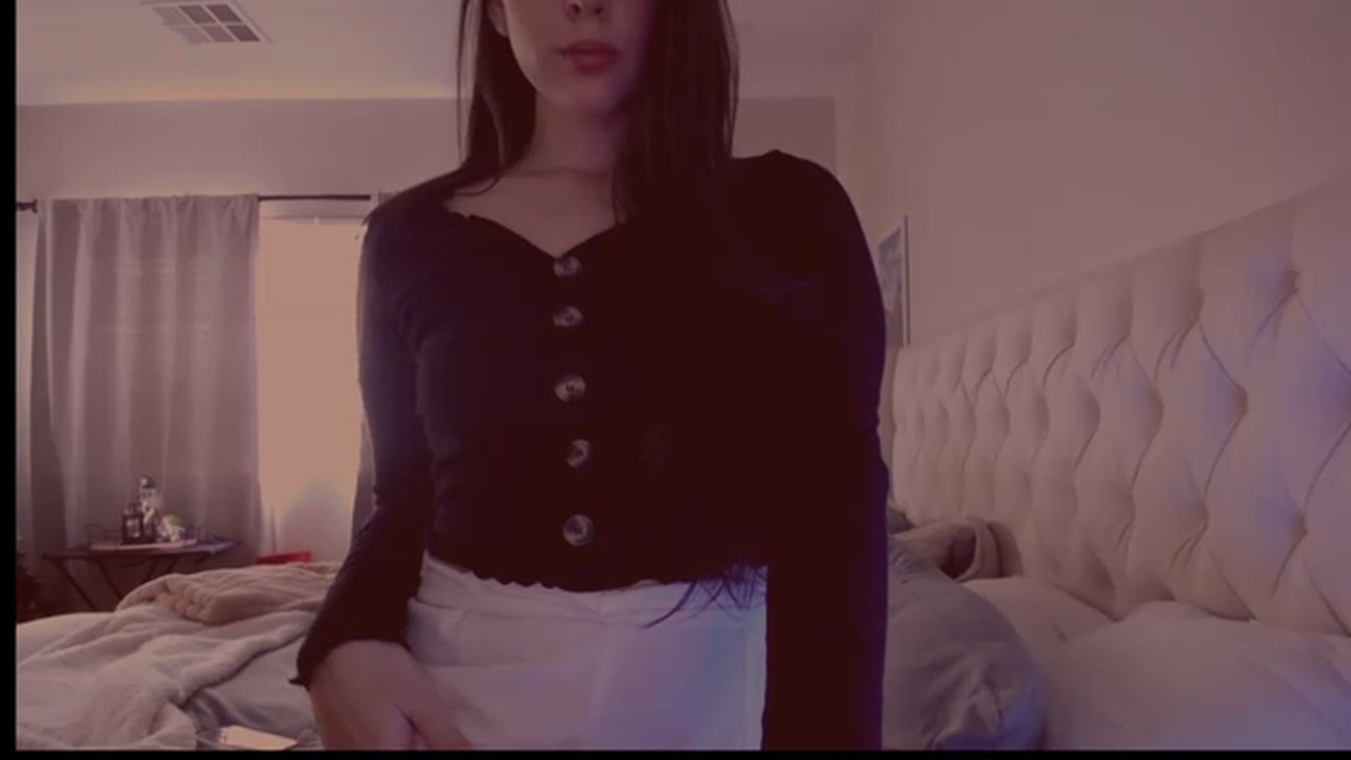 Gallery image thumbnail from Isabelle's myfreecams stream on, 12/16/2022, 23:25 image 10 of 20