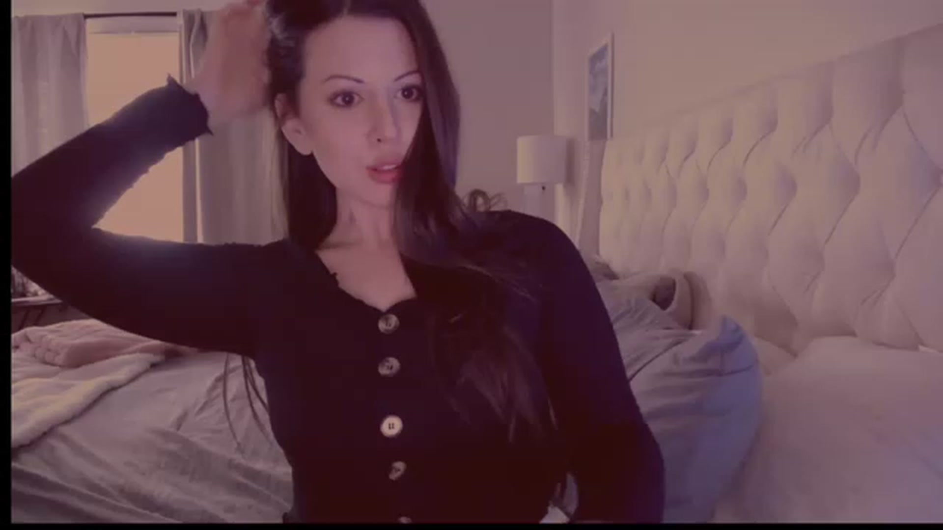 Gallery image thumbnail from Isabelle's myfreecams stream on, 12/16/2022, 23:25 image 1 of 20