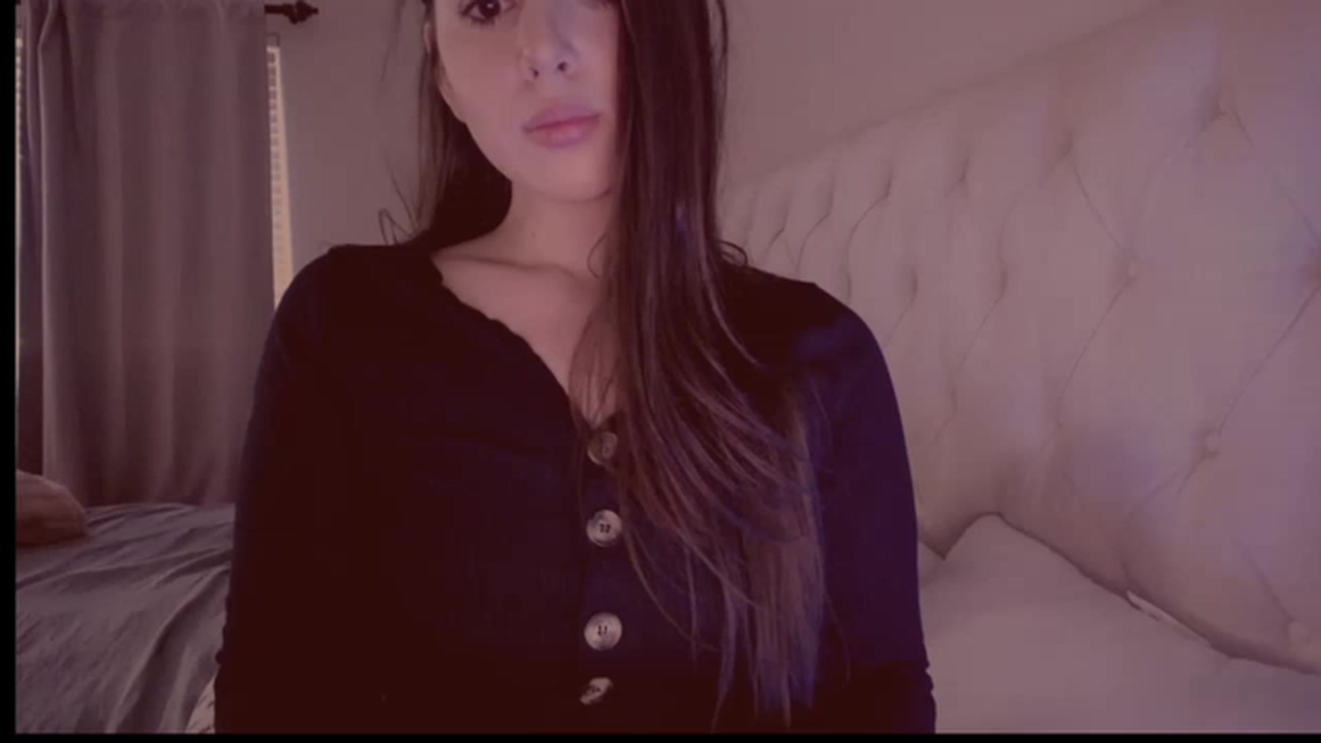 Gallery image thumbnail from Isabelle's myfreecams stream on, 12/17/2022, 24:17 image 1 of 20