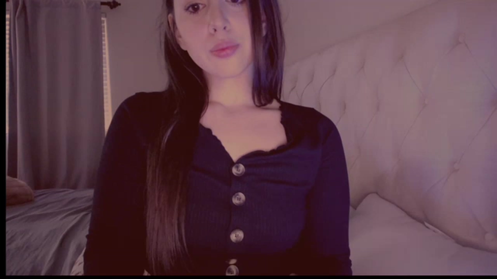 Gallery image thumbnail from Isabelle's myfreecams stream on, 12/17/2022, 24:17 image 10 of 20