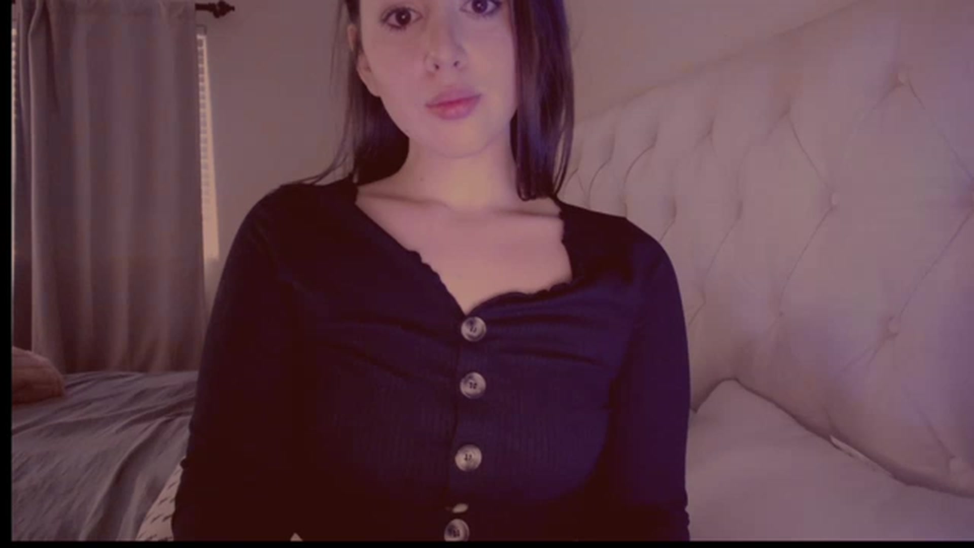 Gallery image thumbnail from Isabelle's myfreecams stream on, 12/17/2022, 24:17 image 6 of 20