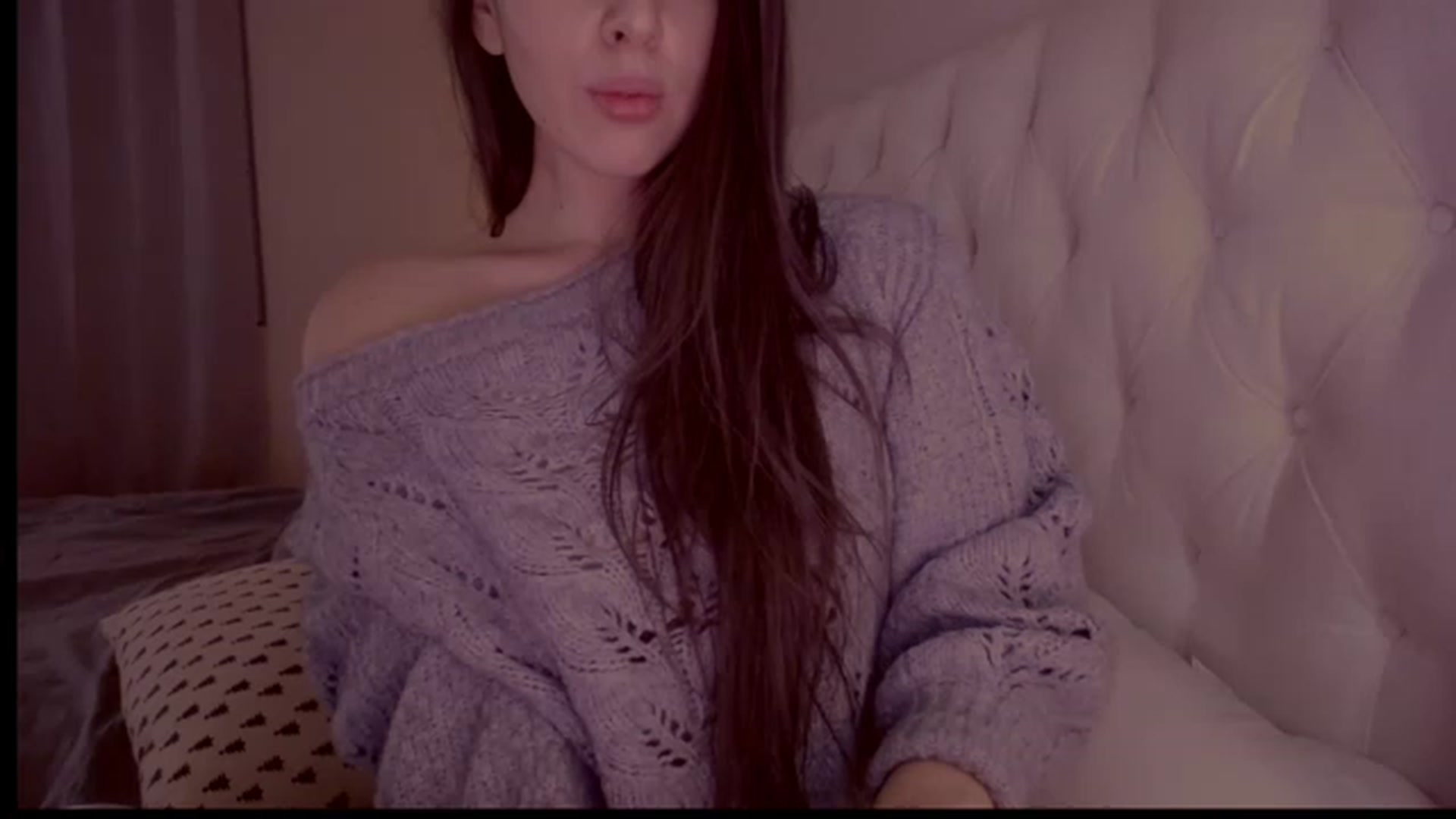 Gallery image thumbnail from Isabelle's myfreecams stream on, 12/19/2022, 07:22 image 5 of 20