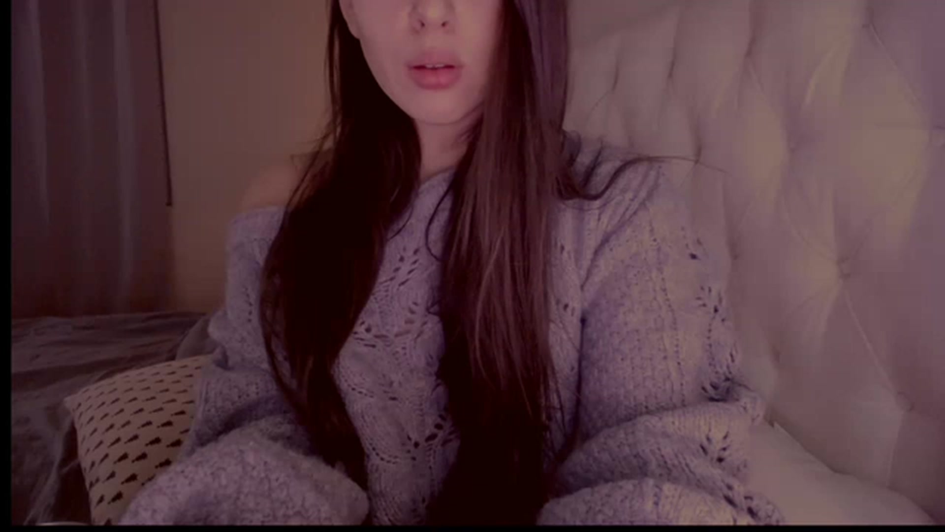Gallery image thumbnail from Isabelle's myfreecams stream on, 12/19/2022, 07:22 image 8 of 20