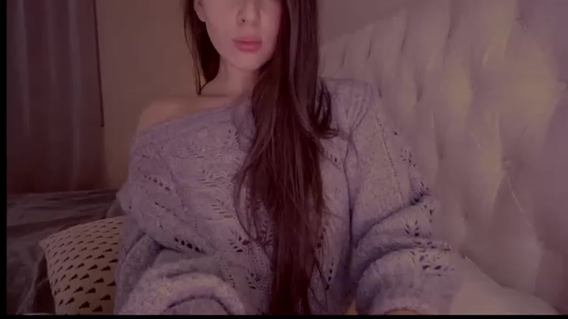 Gallery image thumbnail from Isabelle's myfreecams stream on, 12/19/2022, 07:22 image 6 of 20
