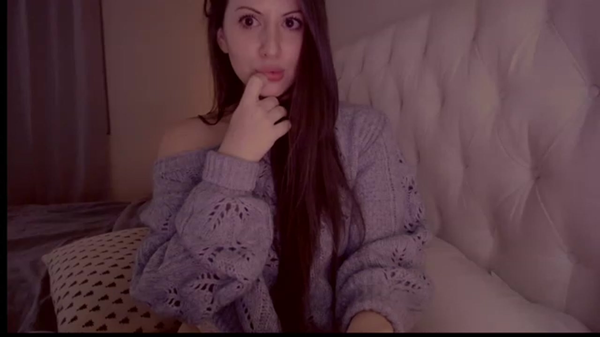 Gallery image thumbnail from Isabelle's myfreecams stream on, 12/19/2022, 07:22 image 20 of 20