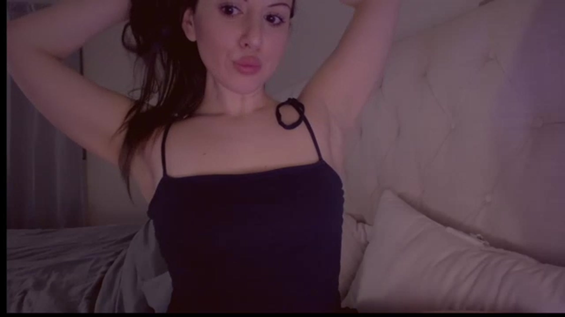 Gallery image thumbnail from Isabelle's myfreecams stream on, 01/05/2023, 07:53 image 12 of 20