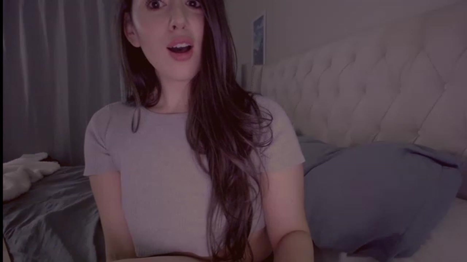 Gallery image thumbnail from Isabelle's myfreecams stream on, 01/10/2023, 24:00 image 19 of 20