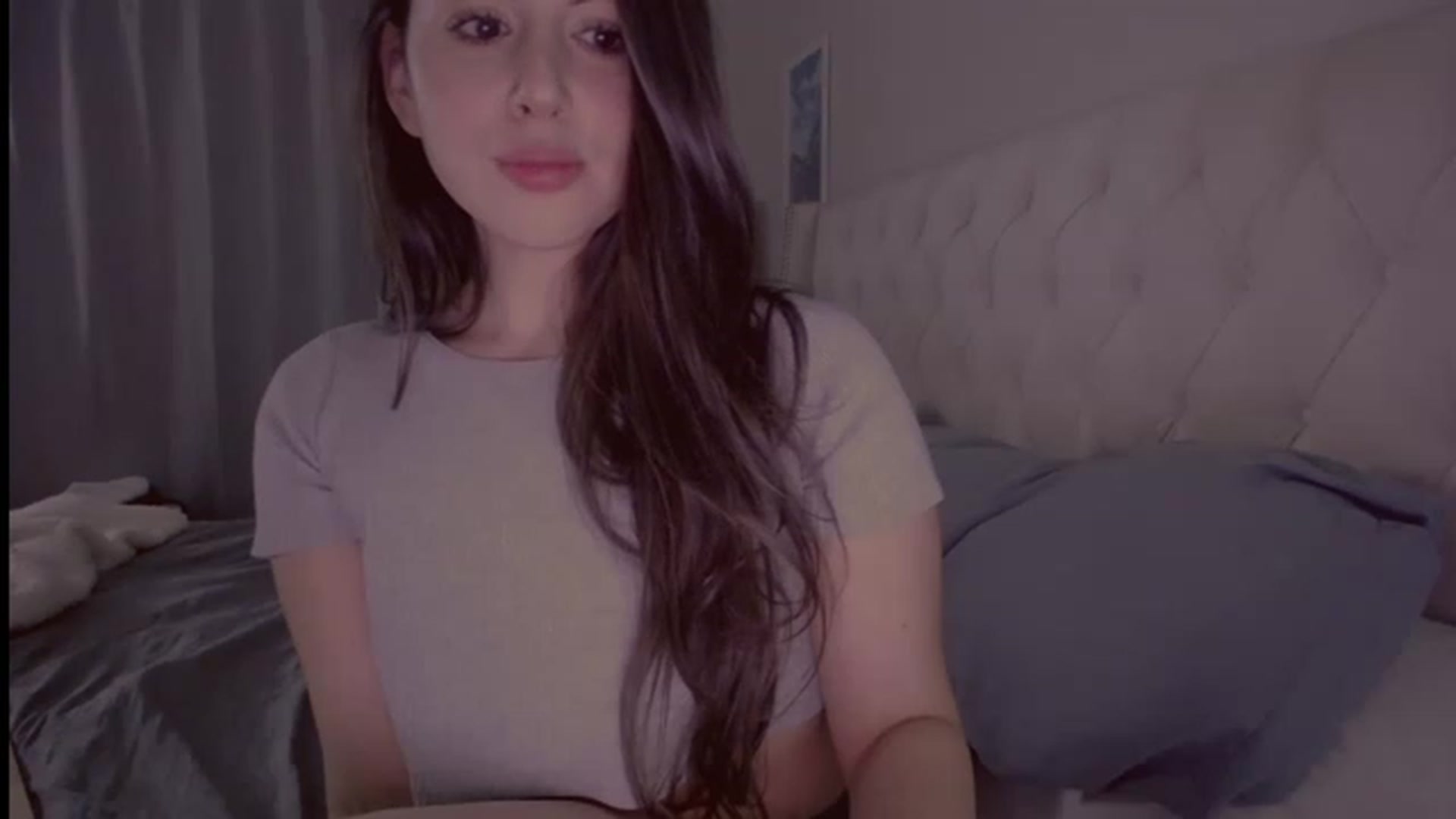 Gallery image thumbnail from Isabelle's myfreecams stream on, 01/10/2023, 24:34 image 18 of 20