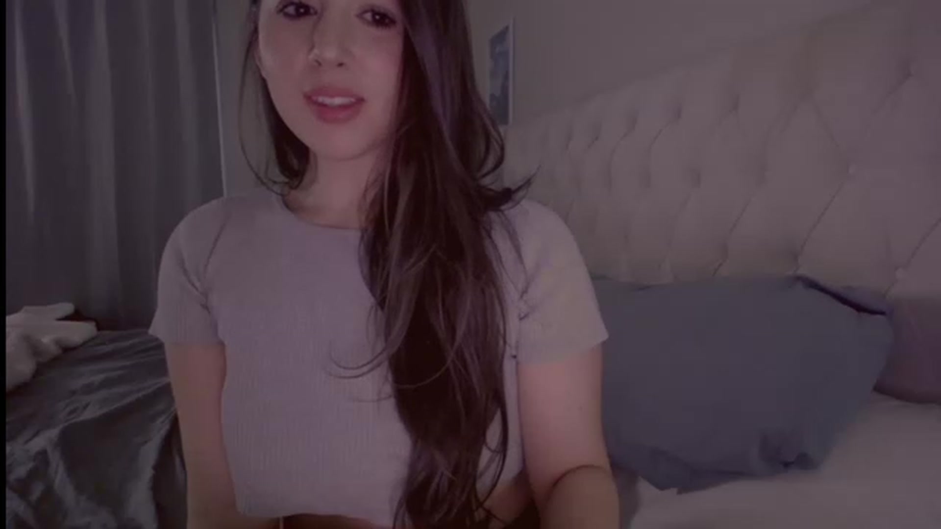 Gallery image thumbnail from Isabelle's myfreecams stream on, 01/10/2023, 24:34 image 13 of 20