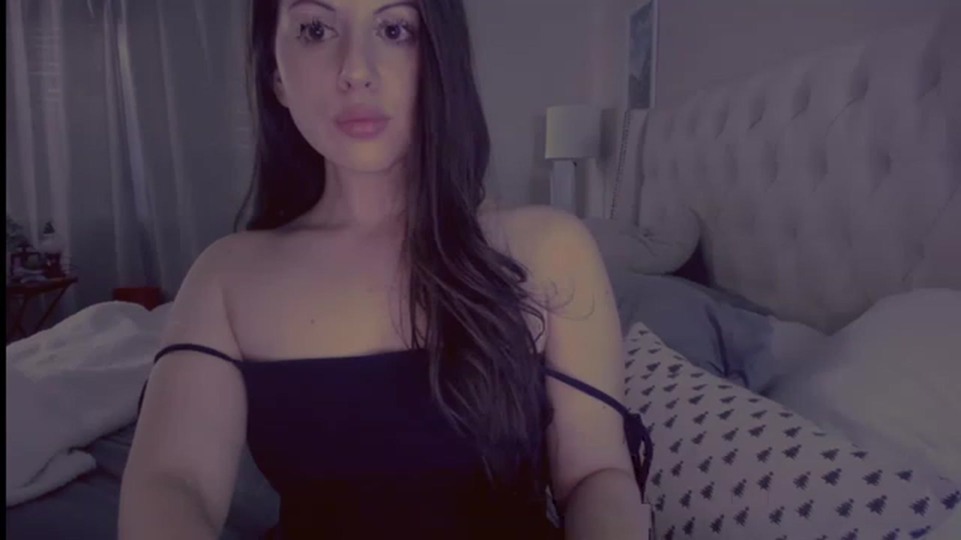 Gallery image thumbnail from Isabelle's myfreecams stream on, 01/16/2023, 23:32 image 6 of 20
