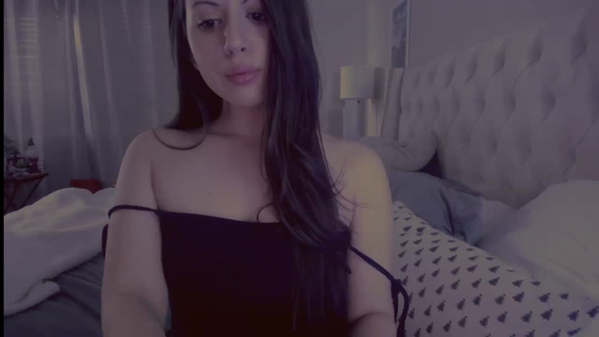 Gallery image thumbnail from Isabelle's myfreecams stream on, 01/16/2023, 23:32 image 1 of 20