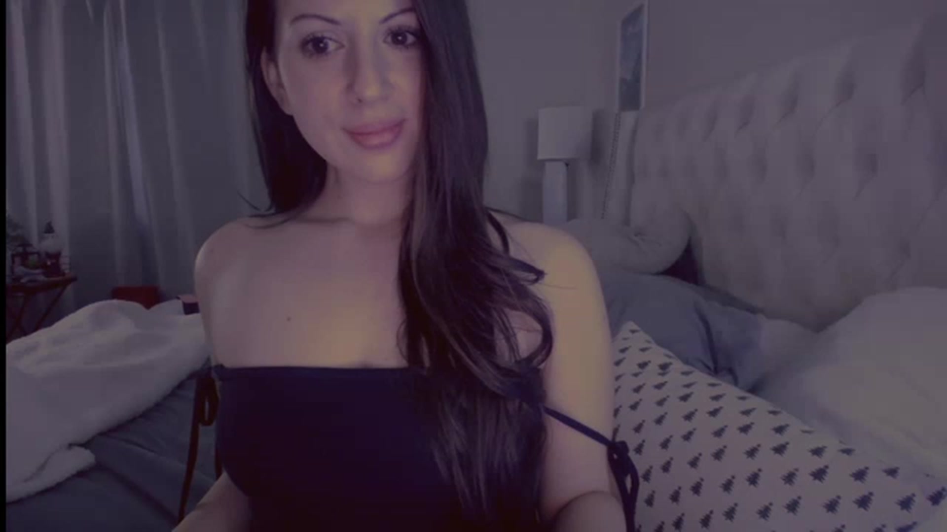 Gallery image thumbnail from Isabelle's myfreecams stream on, 01/16/2023, 23:32 image 19 of 20