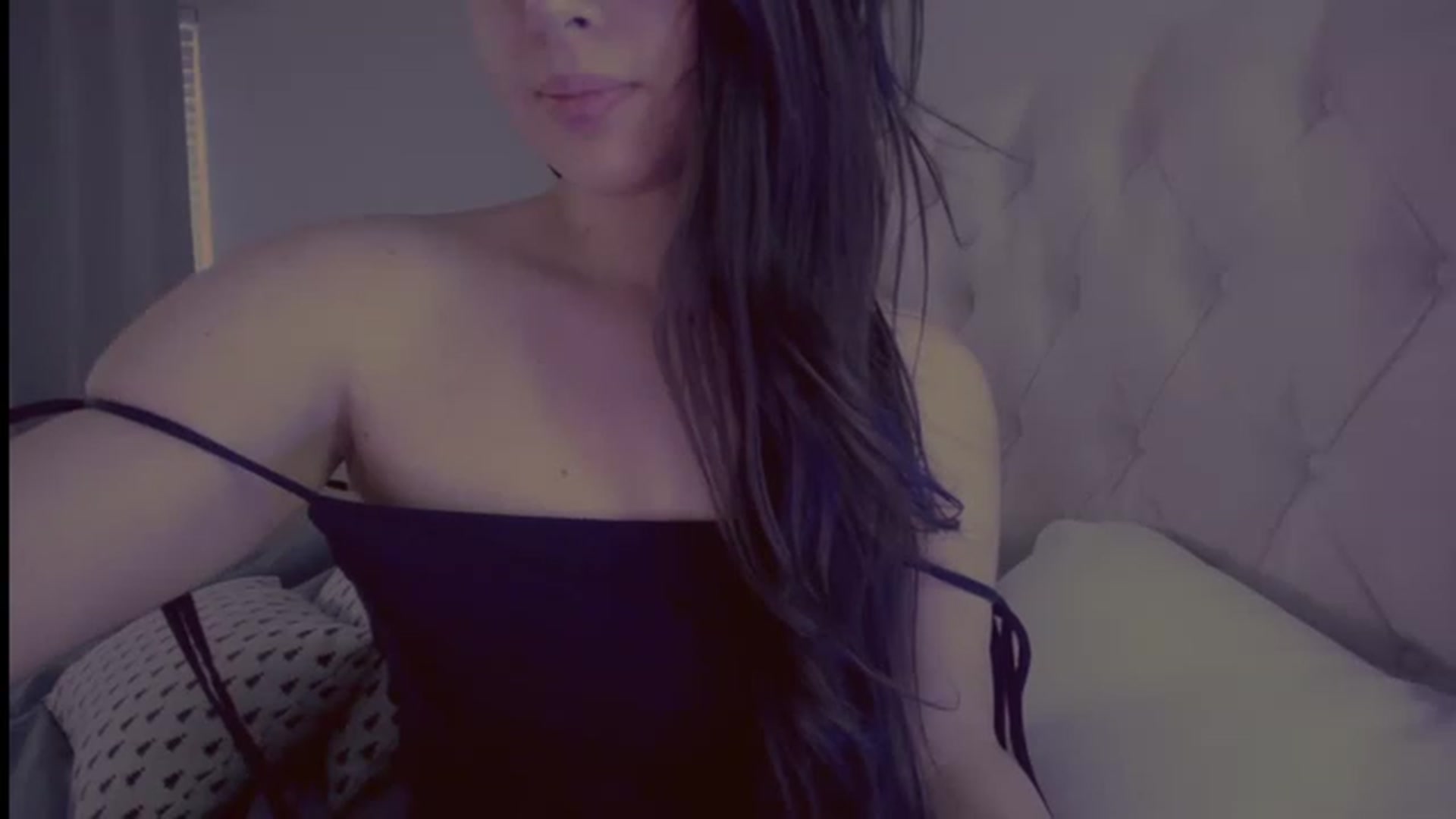 Gallery image thumbnail from Isabelle's myfreecams stream on, 01/17/2023, 24:28 image 20 of 20