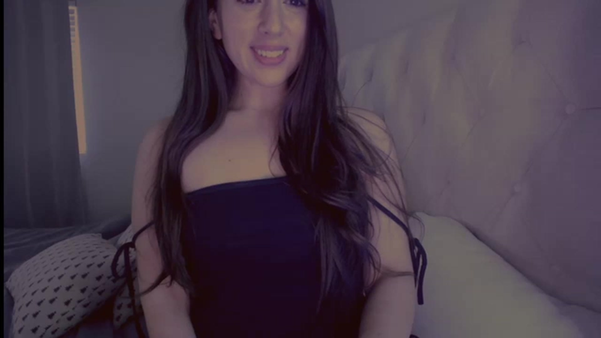 Gallery image thumbnail from Isabelle's myfreecams stream on, 01/17/2023, 24:28 image 9 of 20