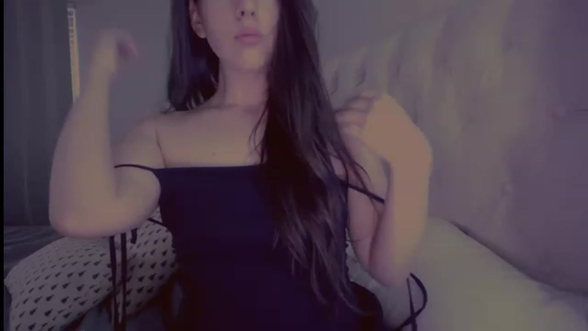 Gallery image thumbnail from Isabelle's myfreecams stream on, 01/17/2023, 24:28 image 19 of 20